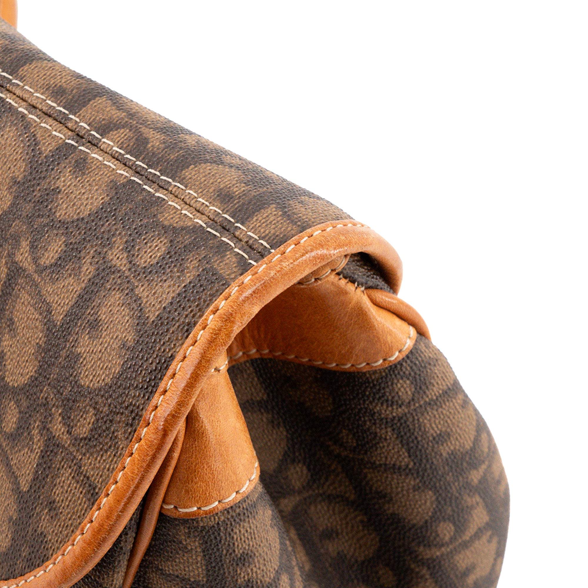 DIOR - Sac à épaule Romantique Dior en toile enduite marron et charms vintage