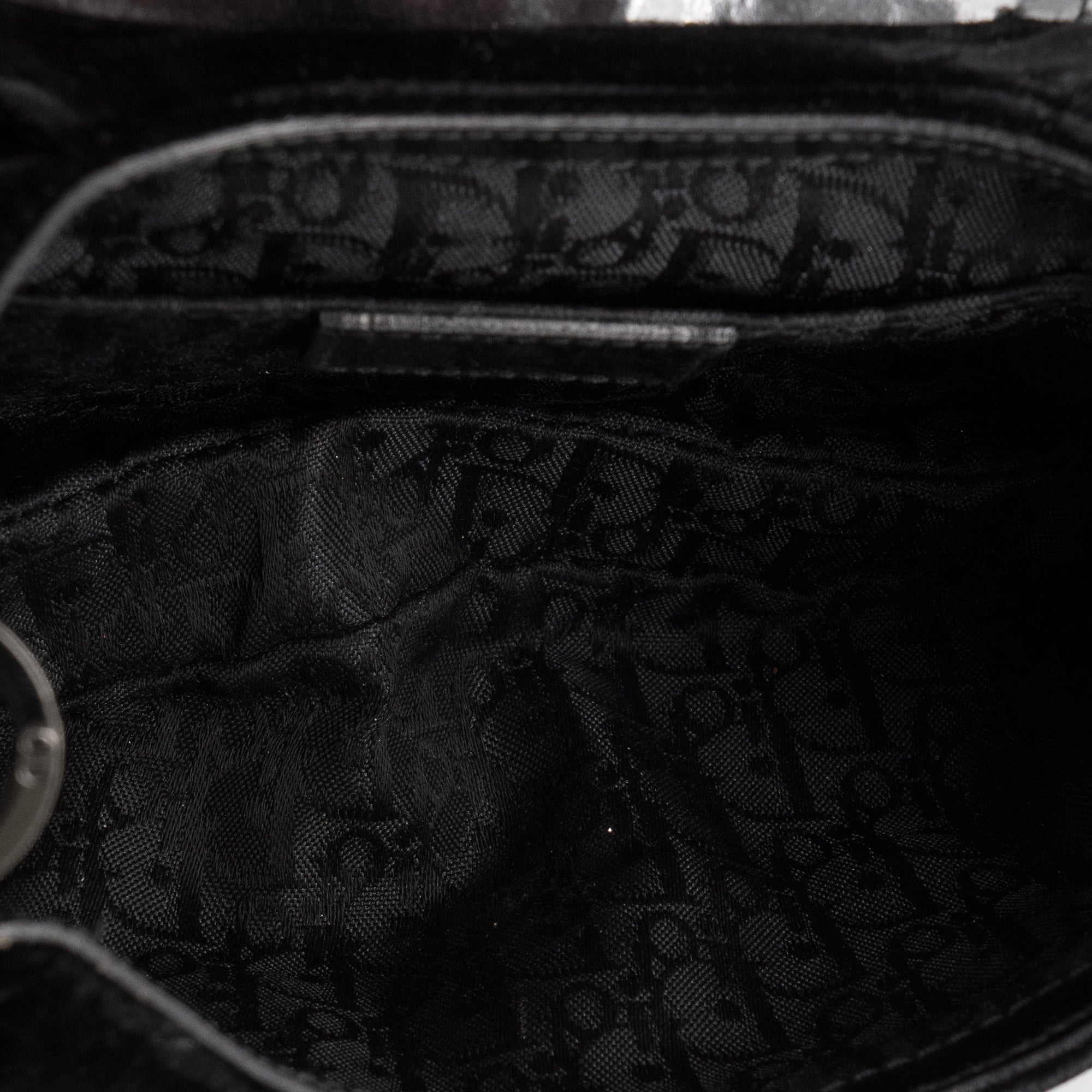 DIOR - Sac à main Street Chic Dior en velours noir vintage