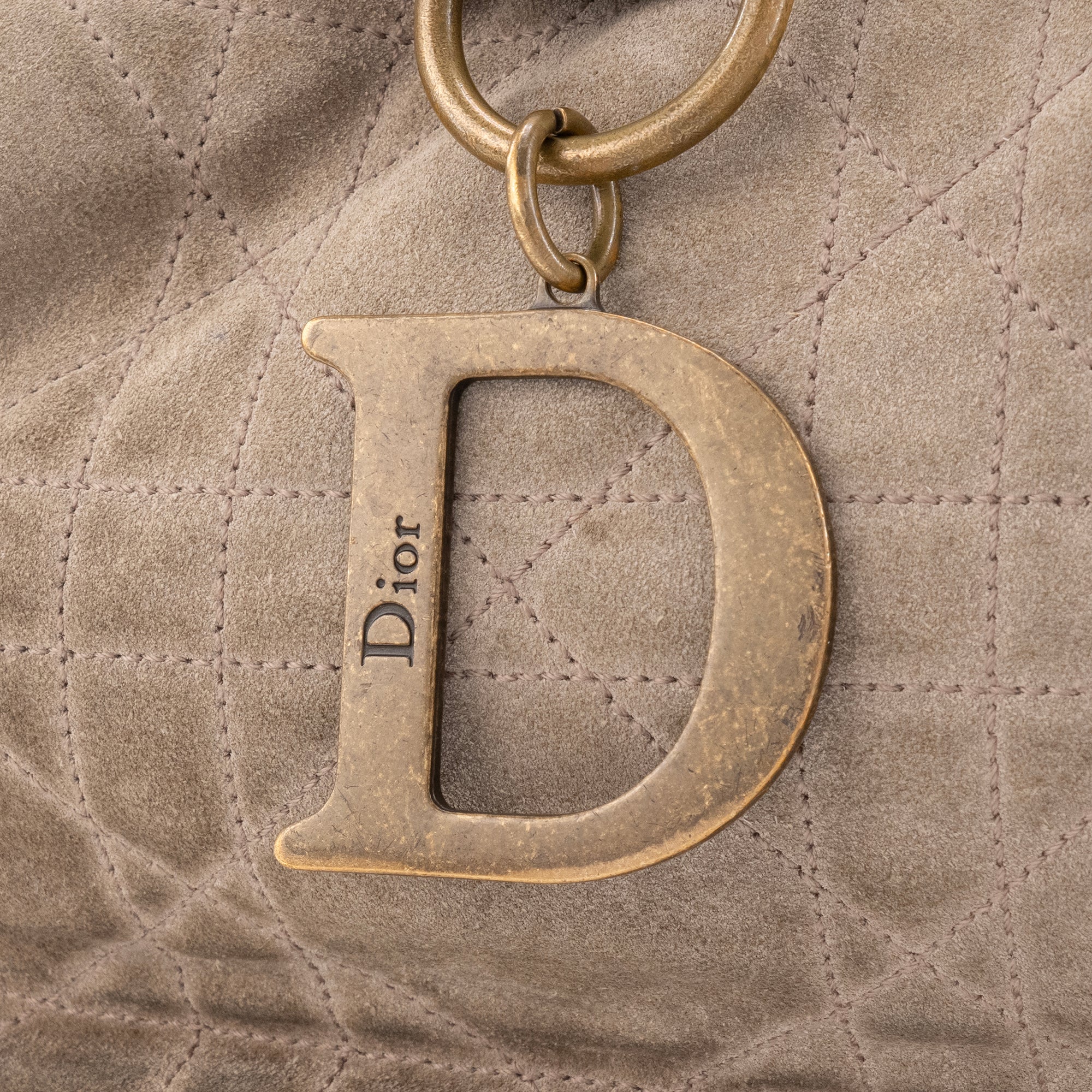 DIOR - Sac à main Drawstring Dior en daim gris vintage