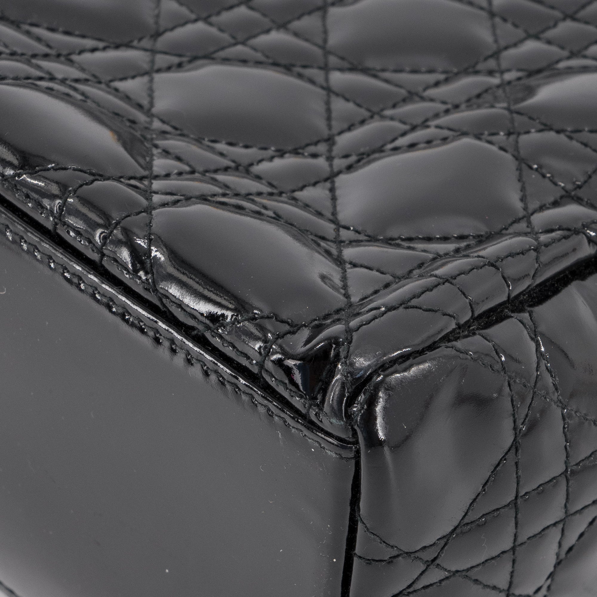 DIOR - Sac à main Lady Dior en cuir verni noir vintage