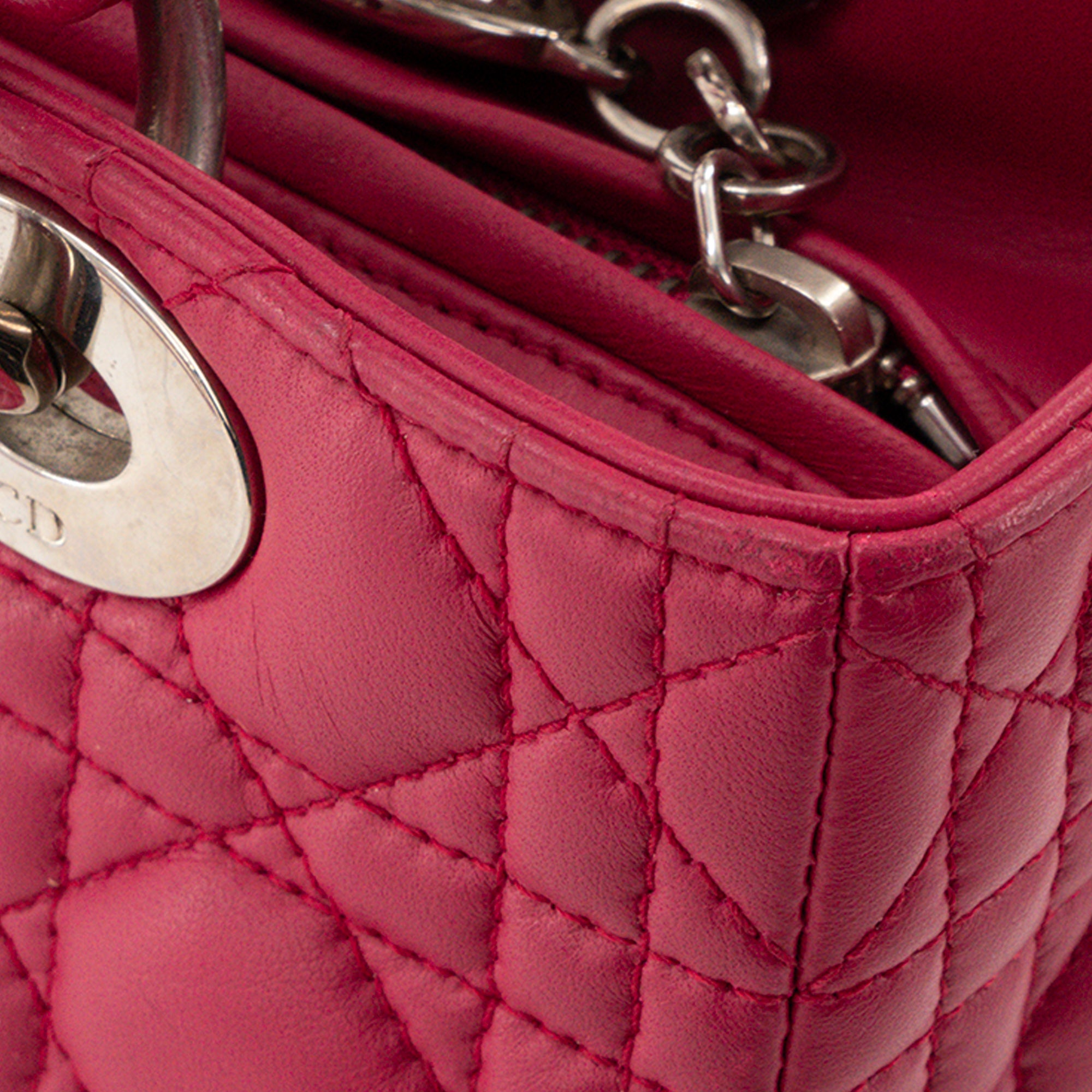 DIOR - Sac à main Lady Dior medium en cuir cannage rose