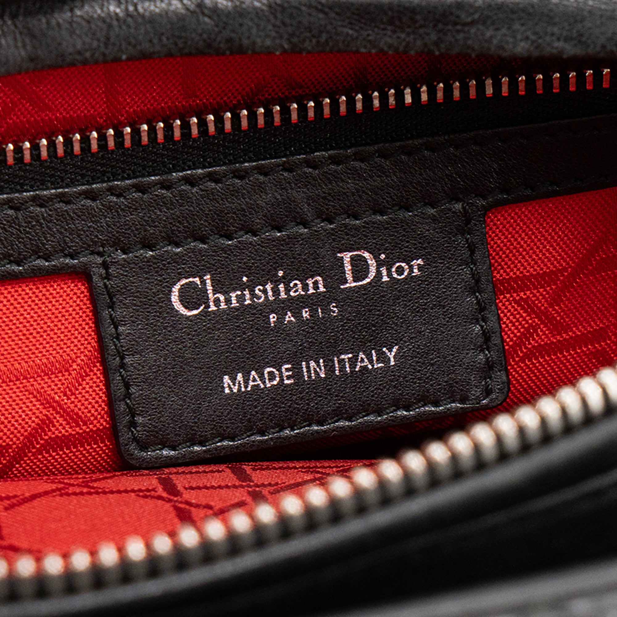 DIOR - Sac à main Lady Dior medium Dior en cuir noir cannage noir