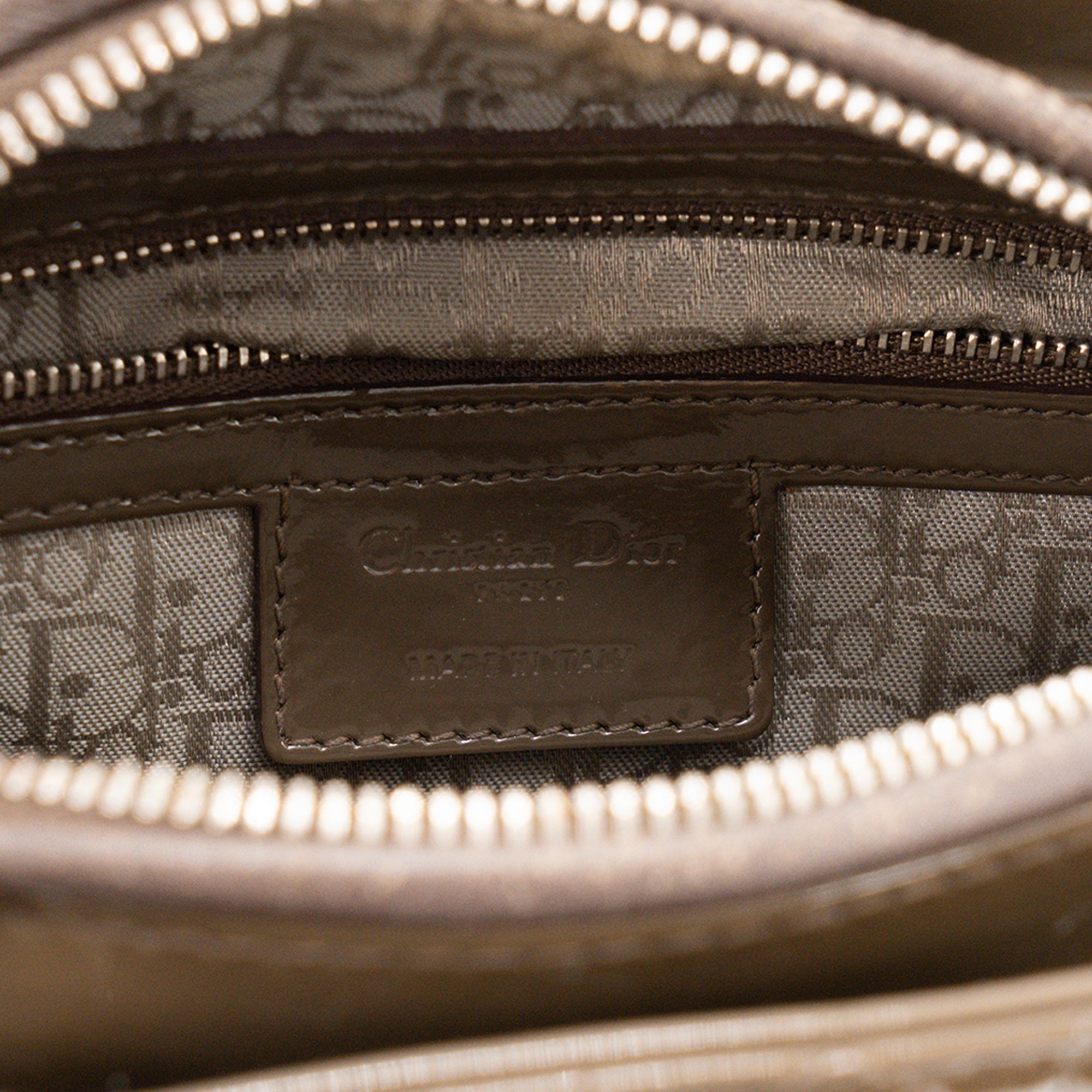 DIOR - Sac à main Lady Dior medium Dior en cuir verni cannage marron