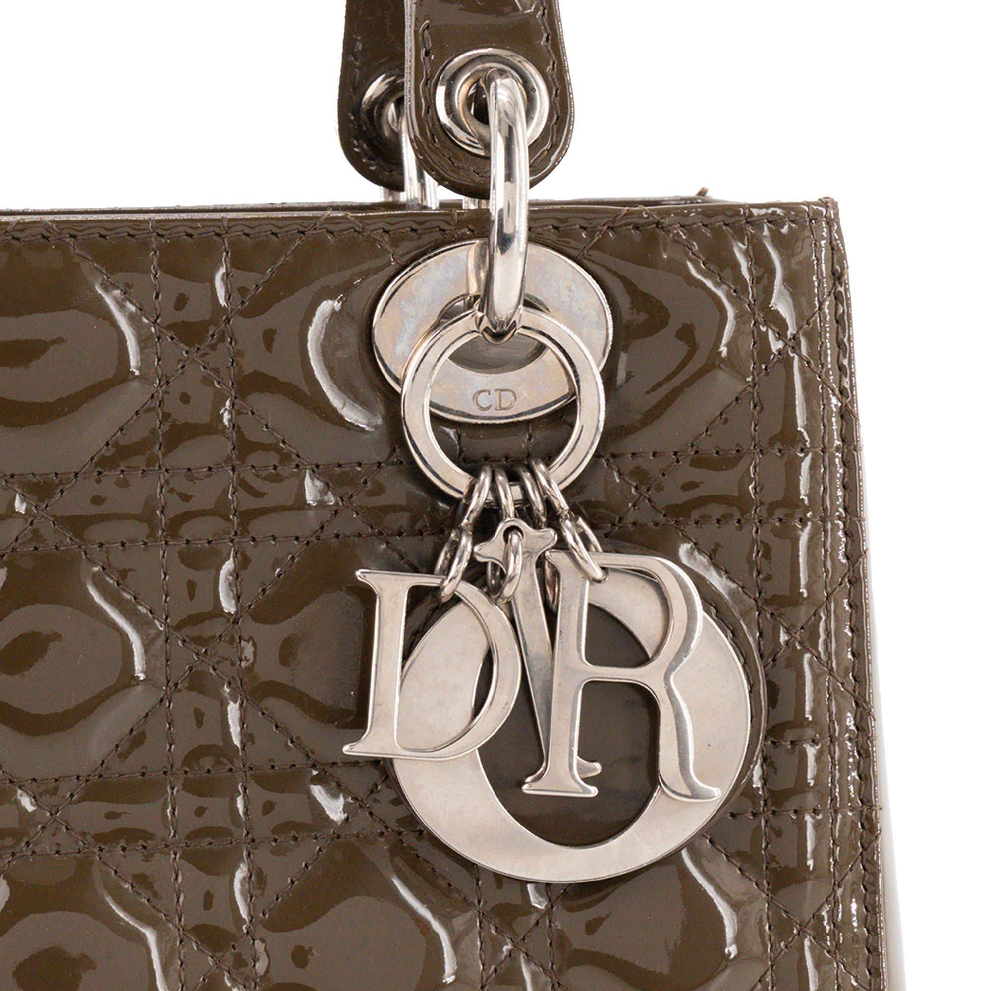 DIOR - Sac à main Lady Dior medium Dior en cuir verni cannage marron