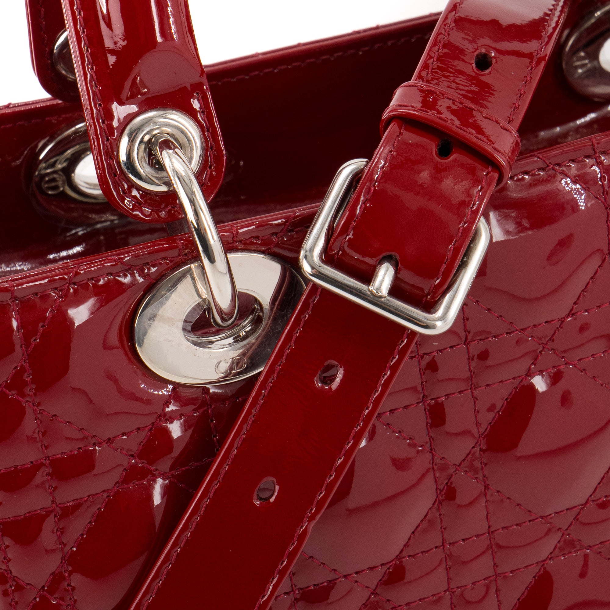 DIOR - Sac à main Lady Dior medium Dior en cuir verni rouge