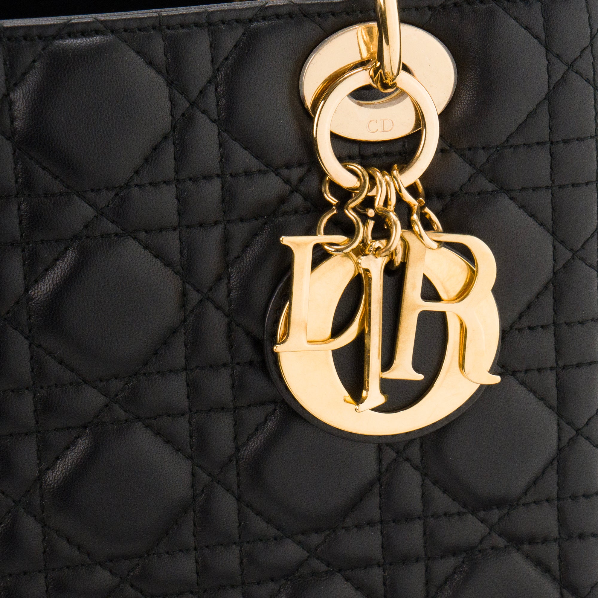 DIOR - Sac à main Lady Dior medium en cuir cannage noir