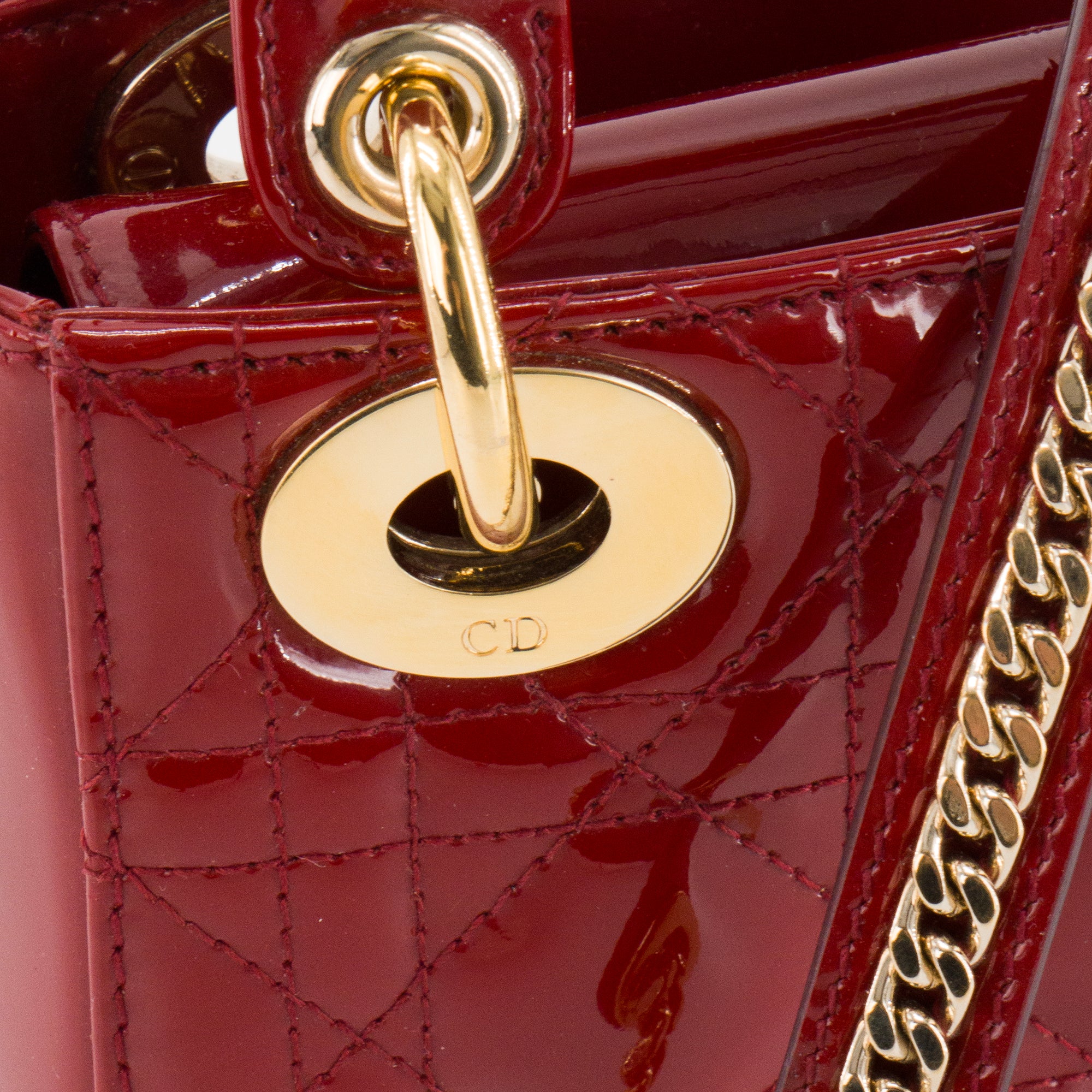 DIOR - Sac à main Lady Dior mini Dior en cuir verni rouge bordeaux