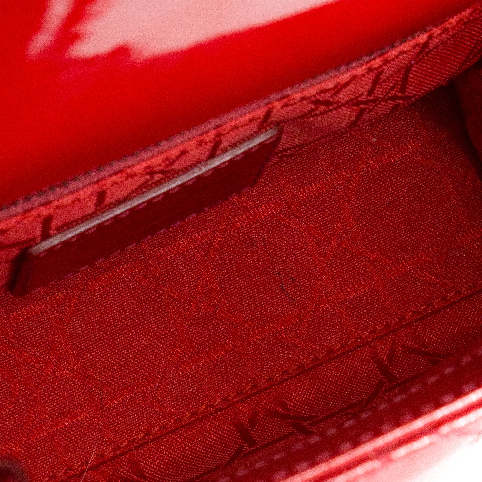 DIOR - Sac à main Lady Dior mini Dior en cuir verni rouge