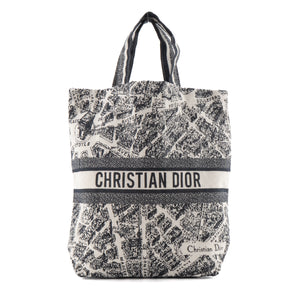 DIOR - Sac à main Totebag Dior en toile brodée noire et blanche