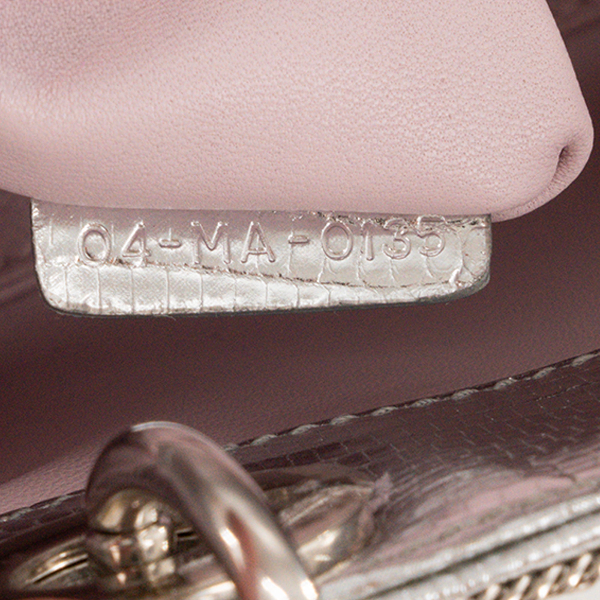 DIOR - Sac à bandoulière Lady Dior Mini en cuir exotique lézard argenté édition limitée
