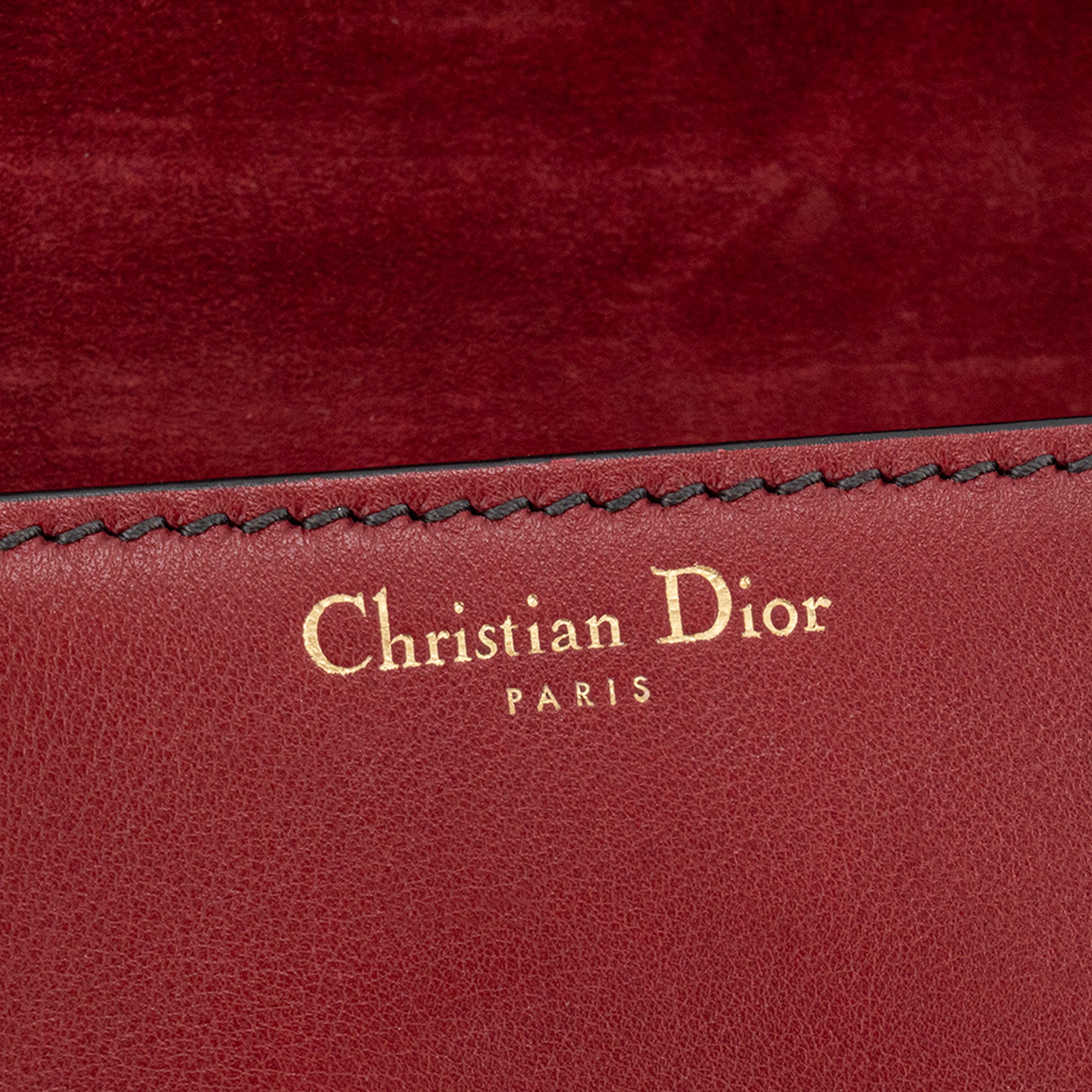 DIOR - Sac à bandoulière Dioraddict Dior en cuir lisse cuir bordeaux