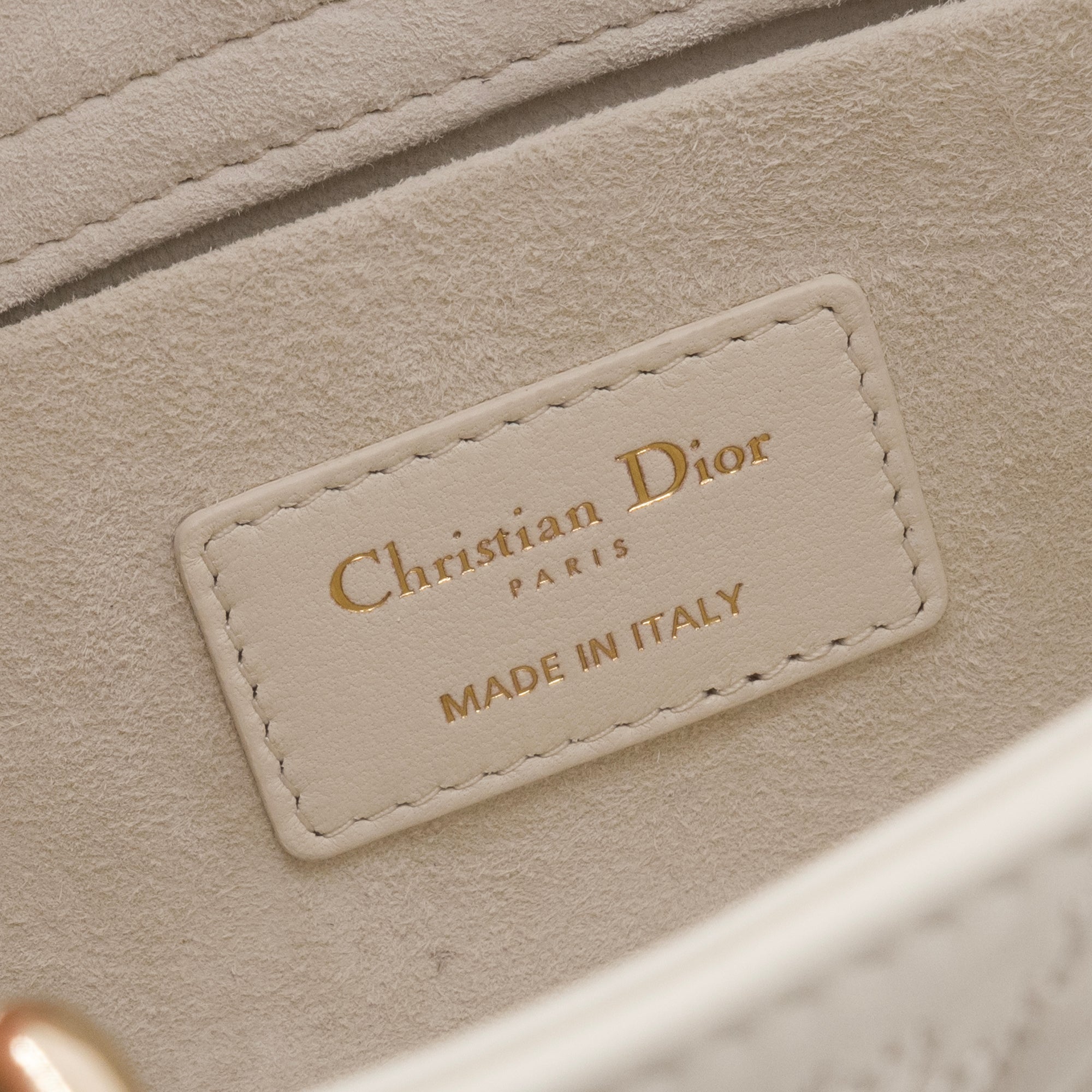 DIOR - Sac à bandoulière D-Joy Dior en cuir ivoire brodé édition limitée