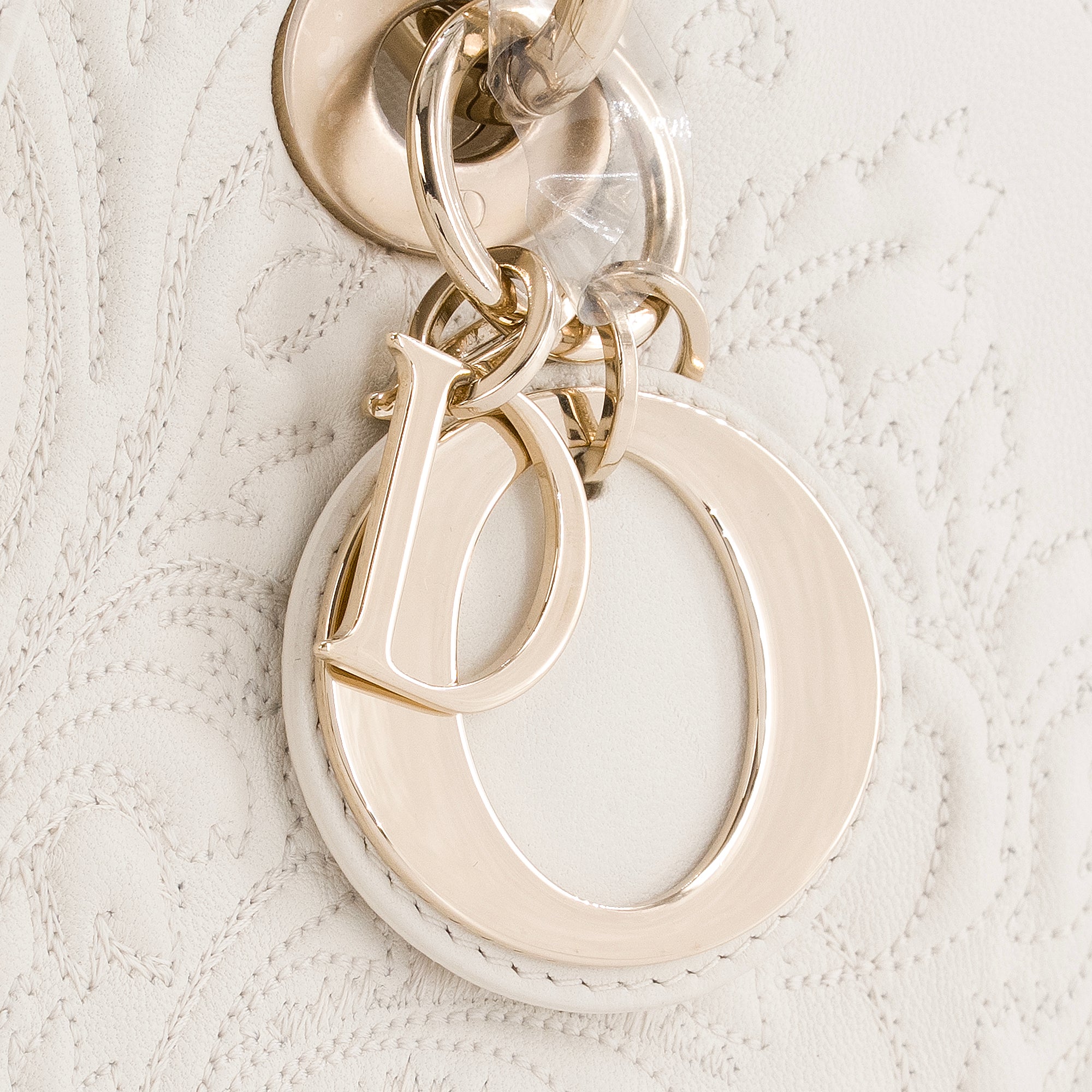 DIOR - Sac à bandoulière D-Joy Dior en cuir ivoire brodé édition limitée