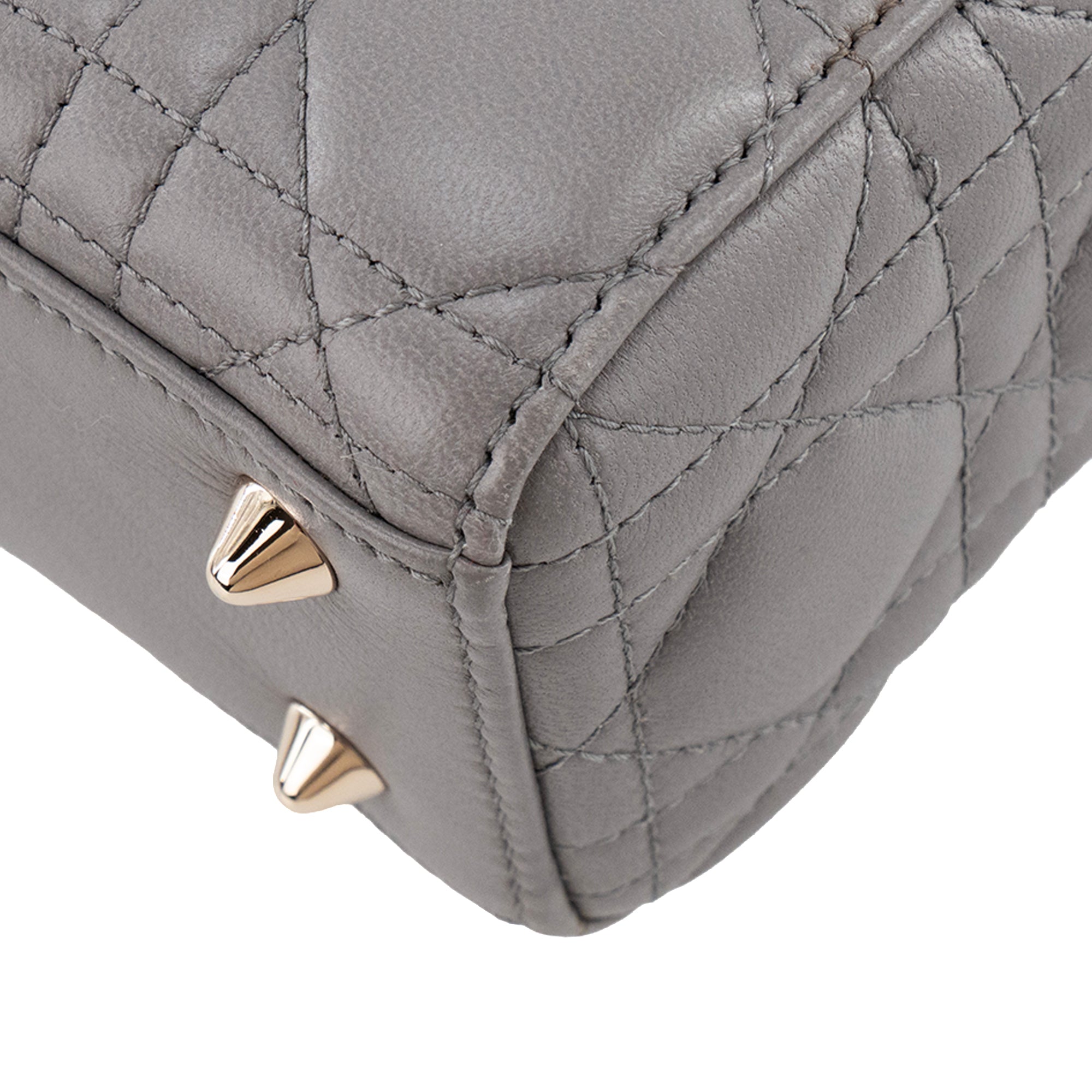 DIOR - Sac à bandoulière Lady Dior Small Dior en cuir lisse gris édition limitée