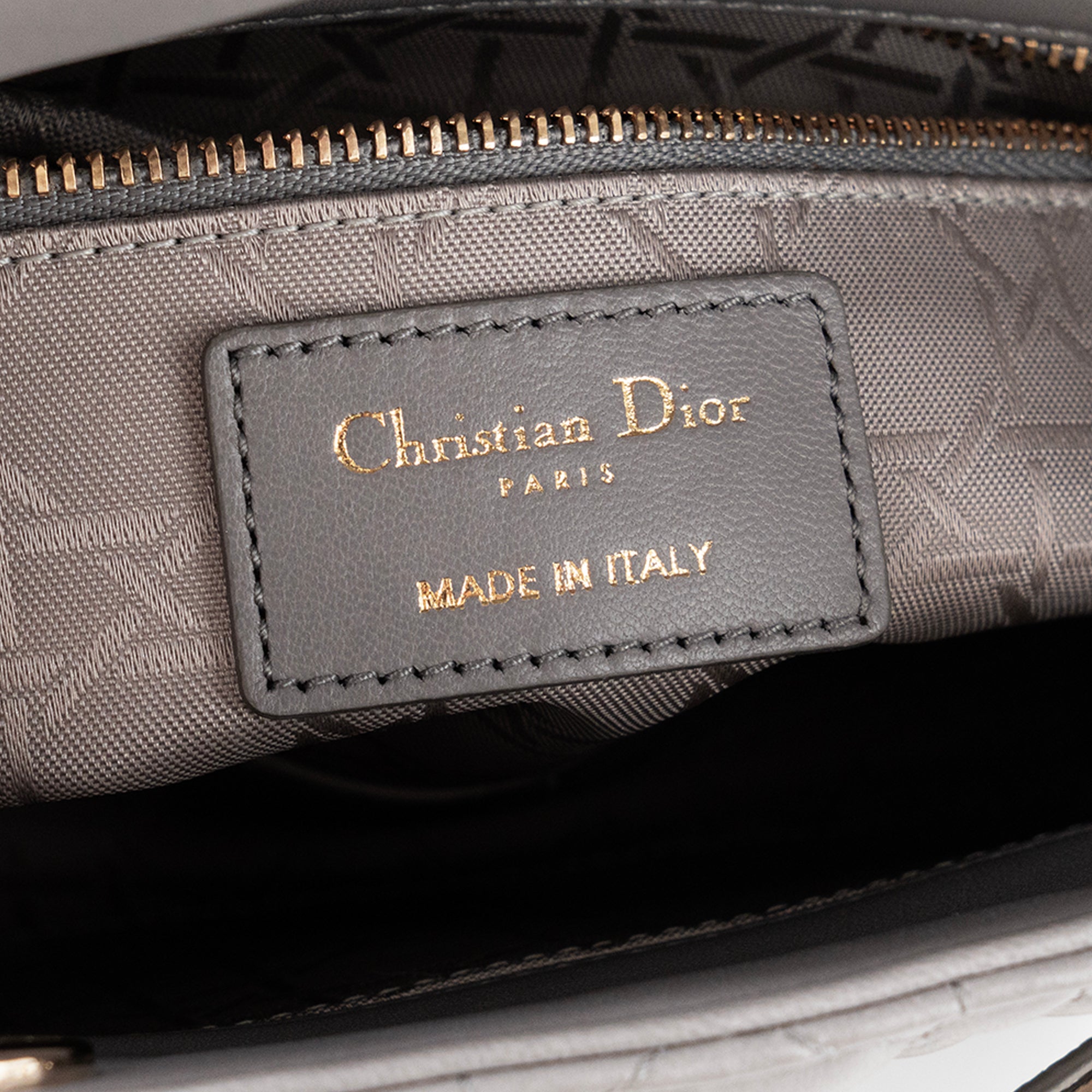 DIOR - Sac à bandoulière Lady Dior Small Dior en cuir lisse gris édition limitée