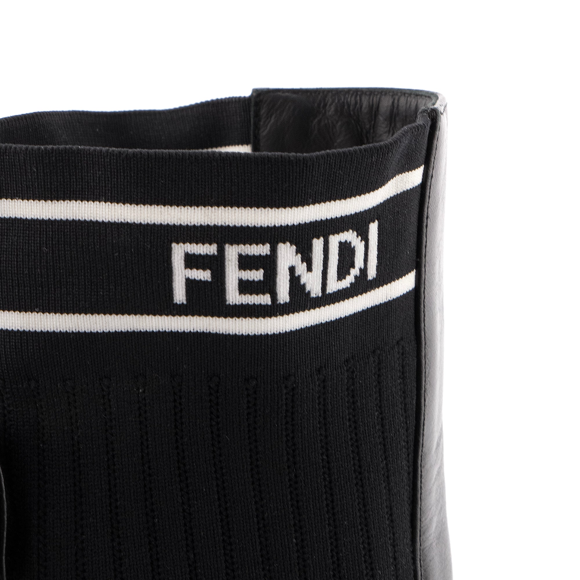 FENDI - Bottines à talon Fendi en toile et cuir noir (T38.5)