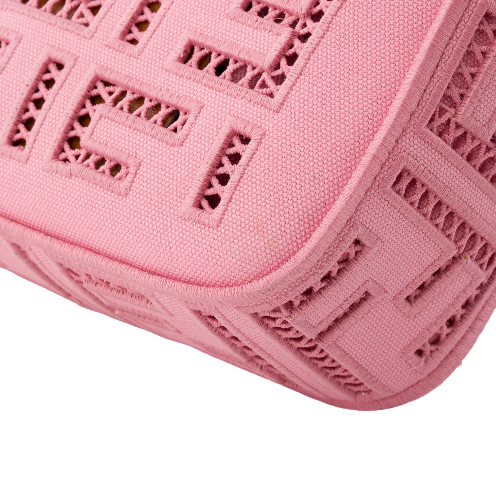 FENDI - Sac à bandoulière Baguette Fendi en toile rose édition limitée
