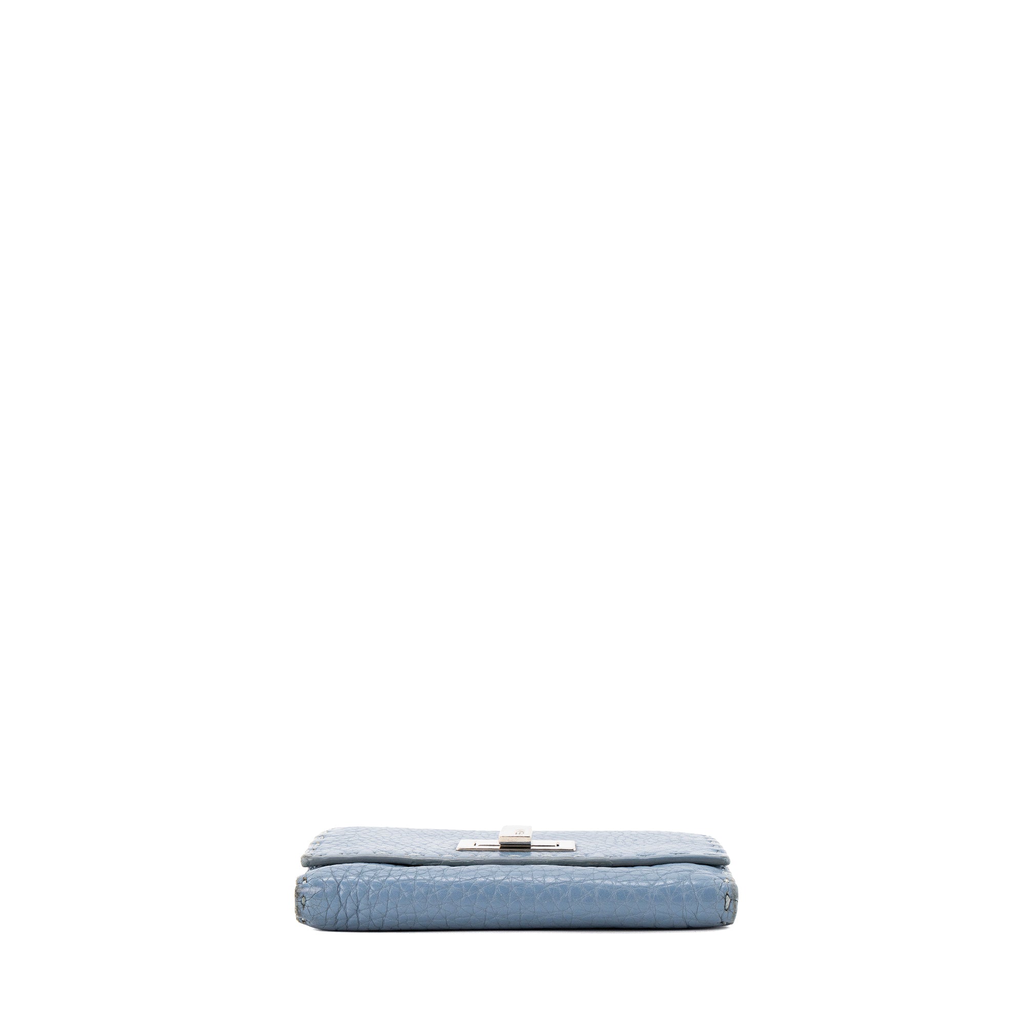 FENDI - Porte-monnaie Peekaboo Selleria Fendi en cuir grainé bleu gris