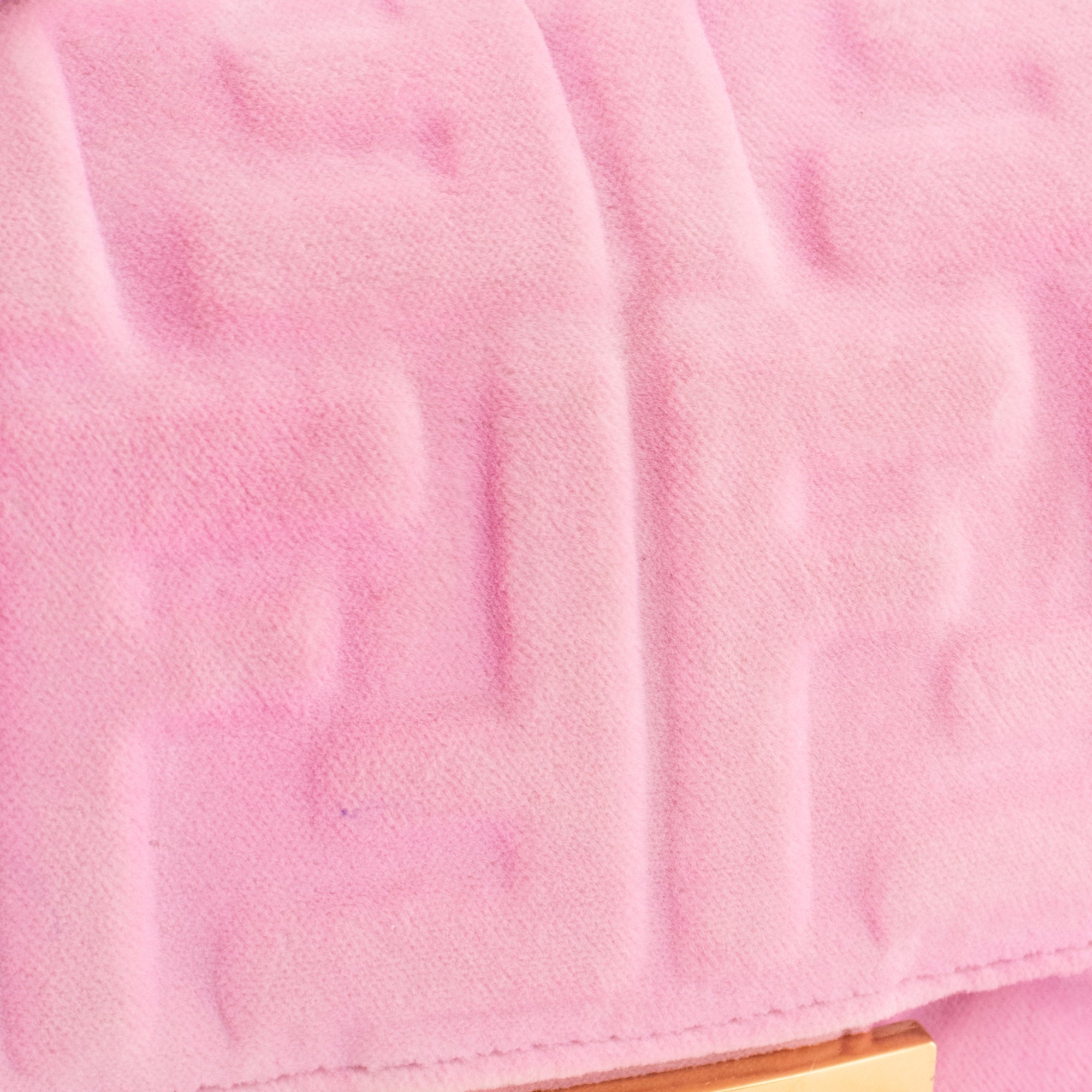 FENDI - Sac à bandoulière Baguette Fendi en velours embossé zucca rose