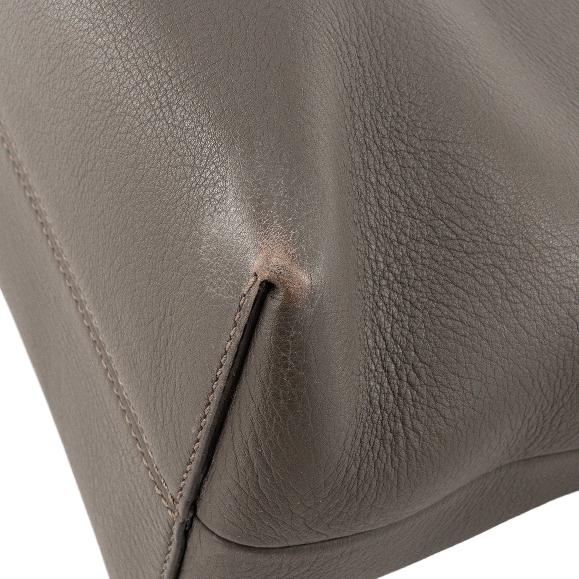 FENDI - Sac à bandoulière By the Way MM Fendi en cuir lisse gris