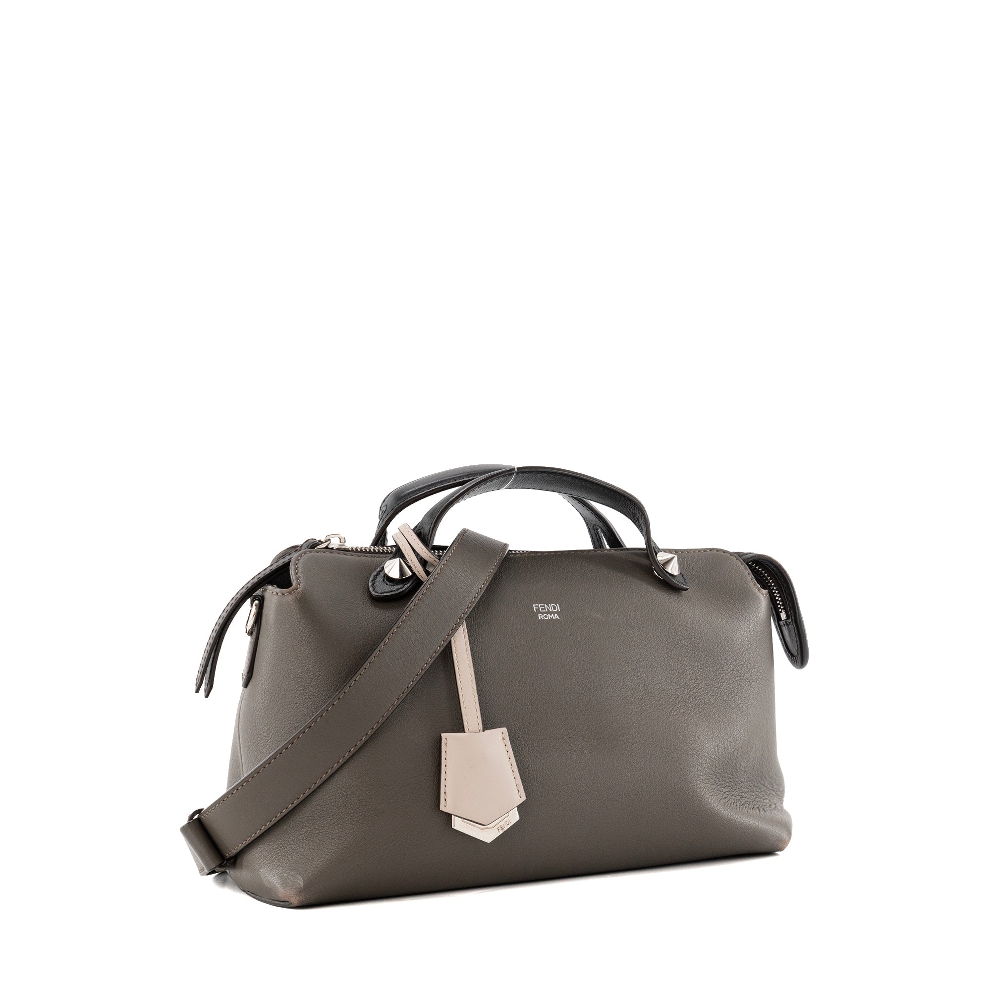 FENDI - Sac à bandoulière By the Way MM Fendi en cuir lisse gris