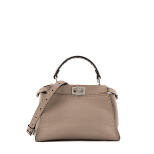 FENDI - Sac à bandoulière Peekaboo mini Fendi en cuir grainé taupe et anse en python