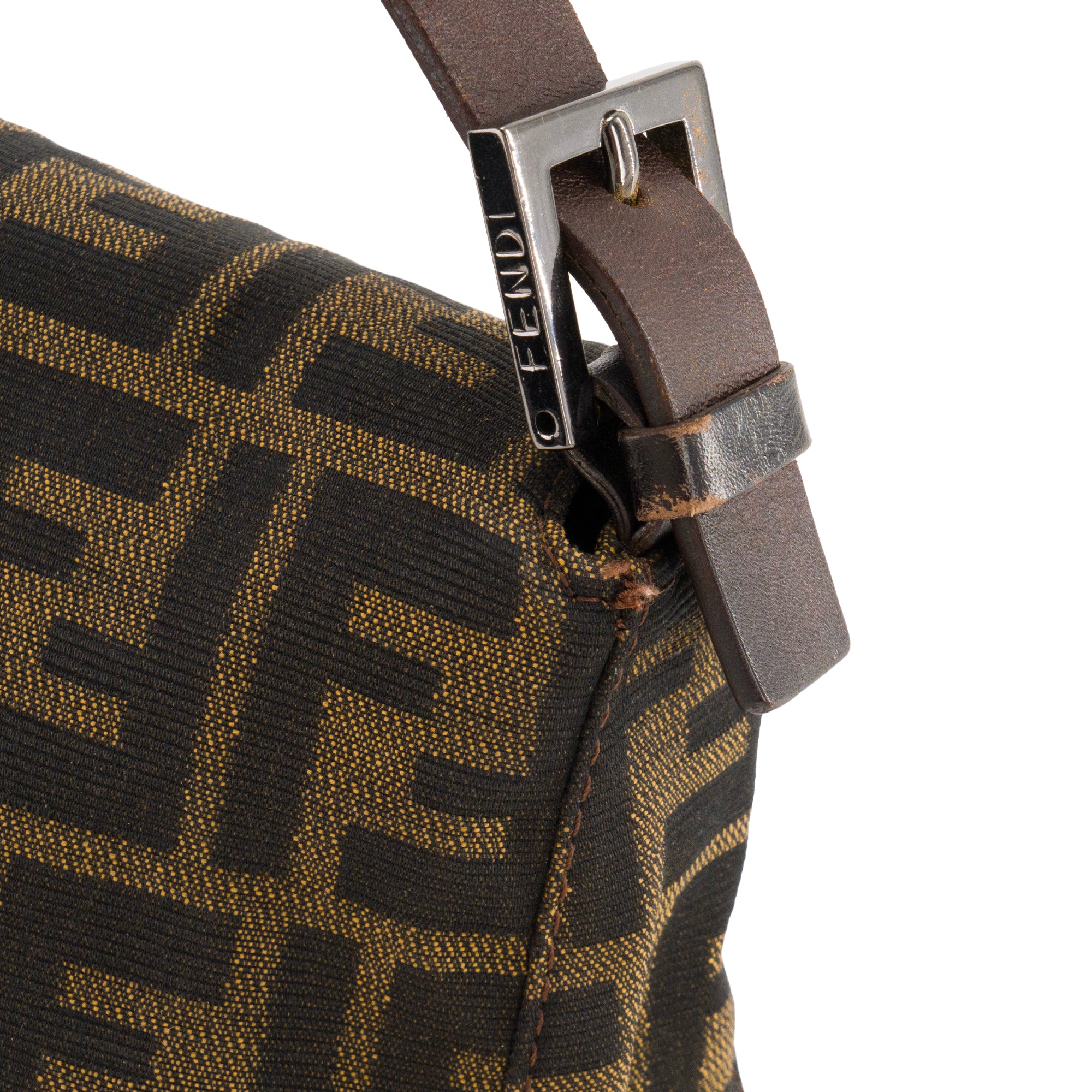 FENDI - Sac à épaule Baguette Fendi en toile jacquard FF zucca marron et noire vintage