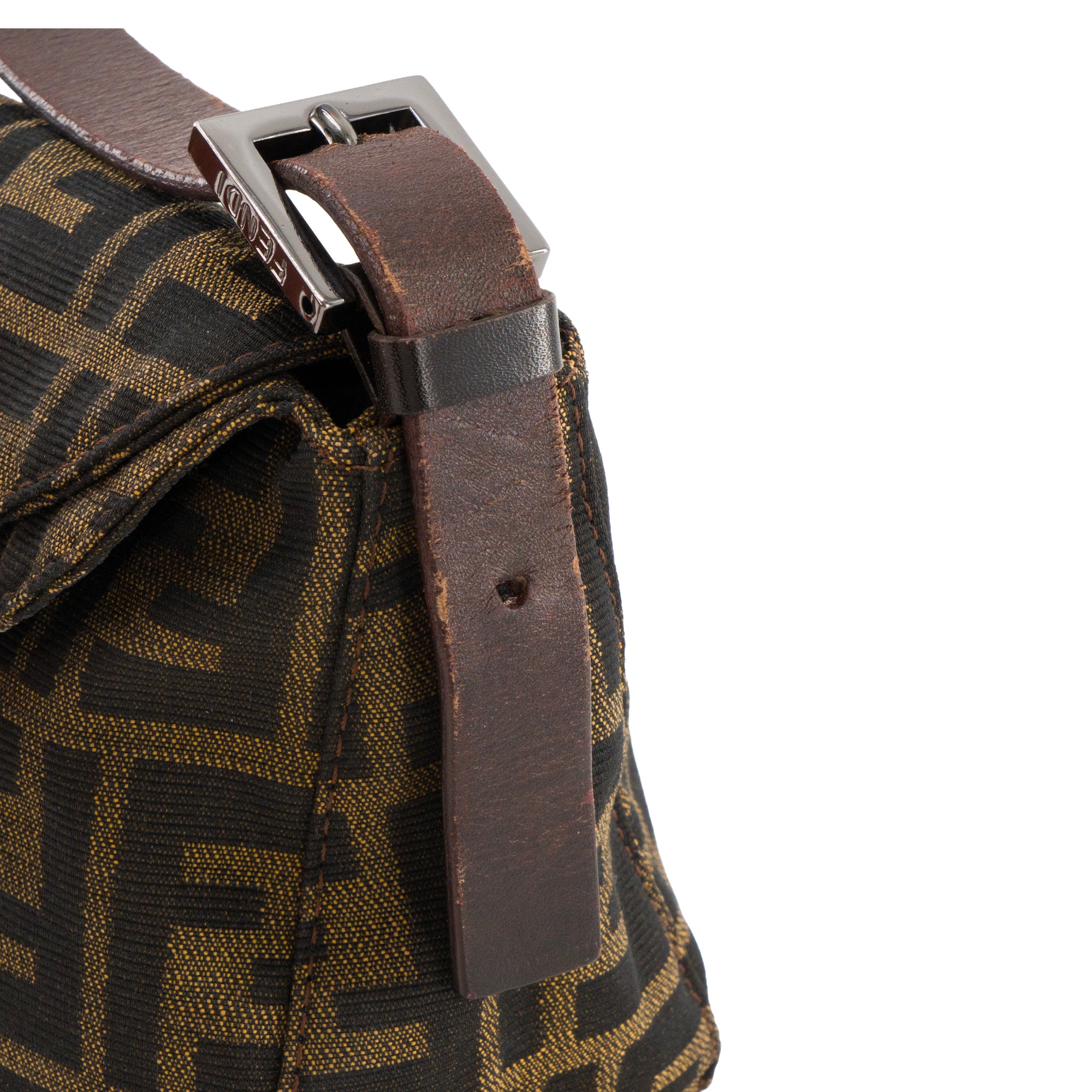 FENDI - Sac à épaule Baguette Fendi en toile jacquard FF zucca marron et noire vintage