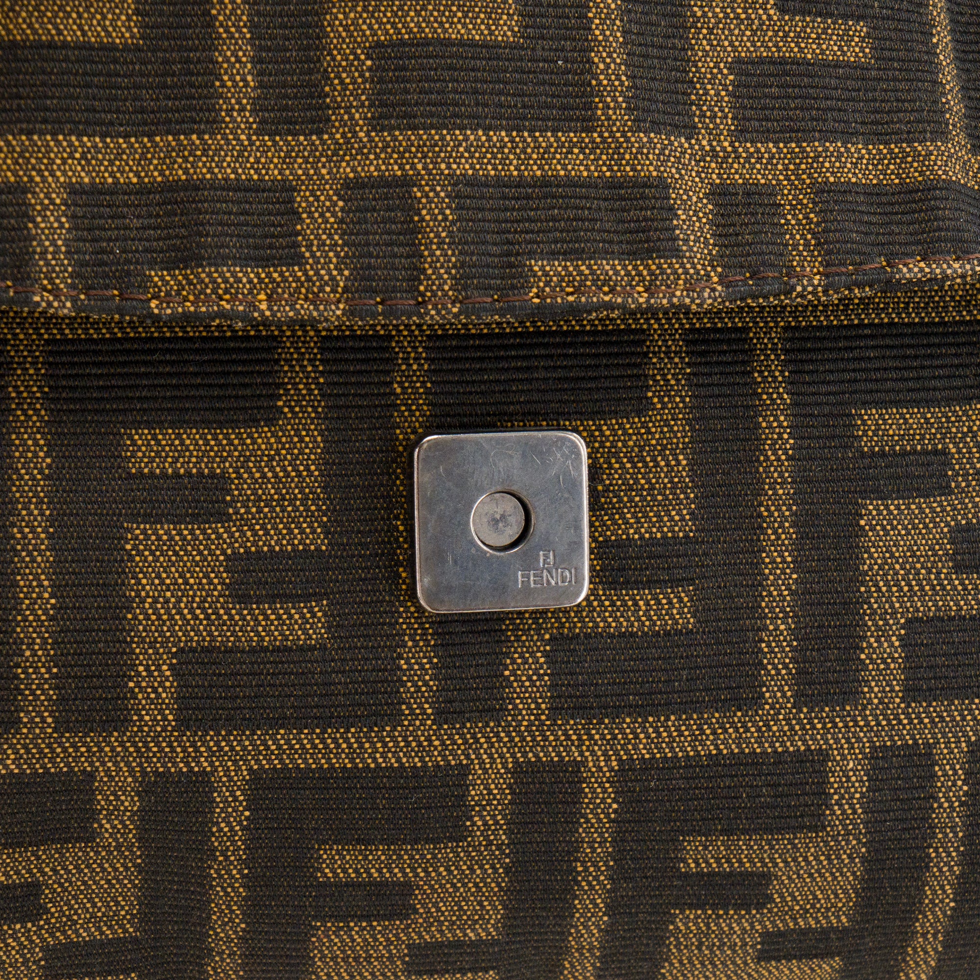 FENDI - Sac à épaule Baguette Fendi en toile jacquard FF zucca marron et noire vintage