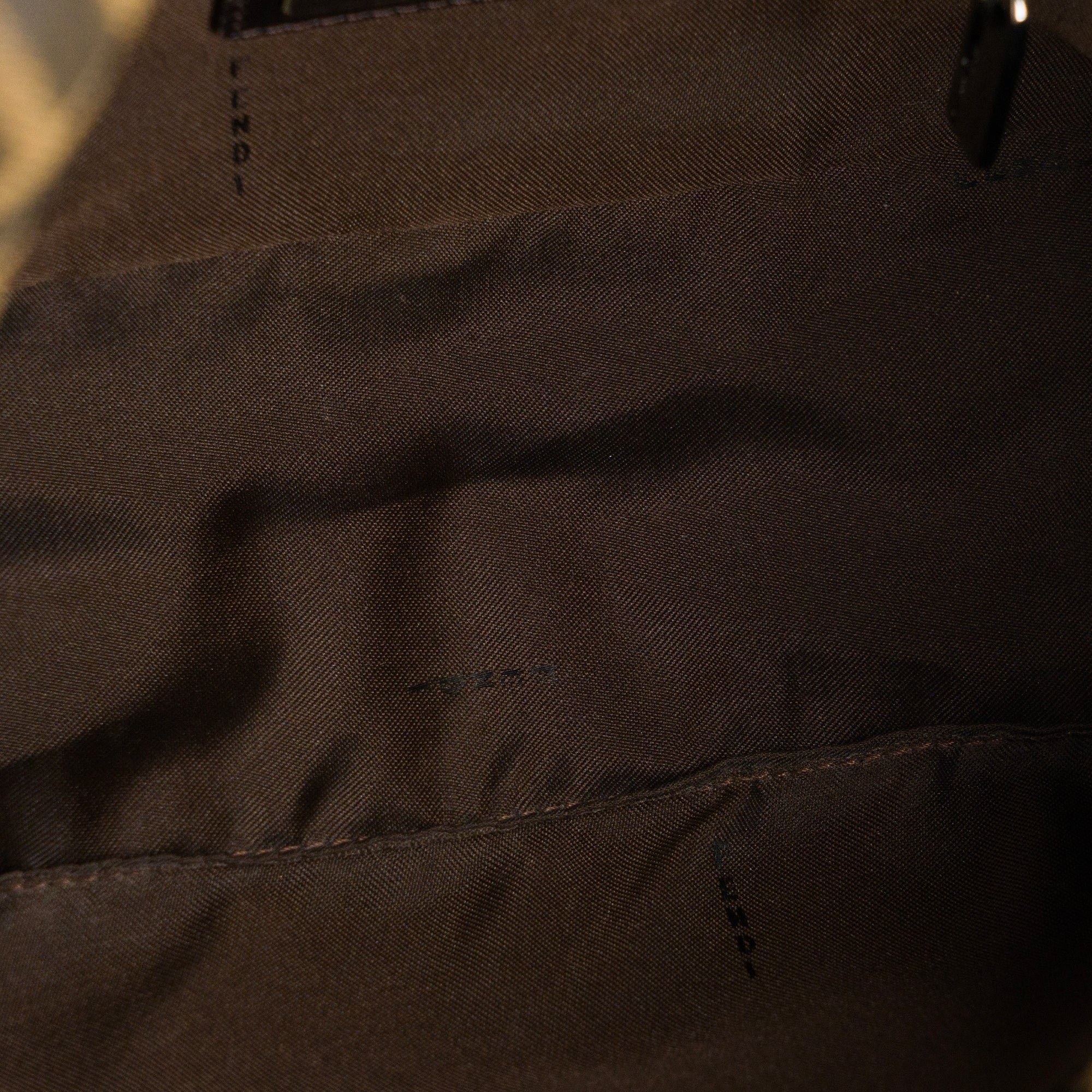 FENDI - Sac à épaule Baguette Fendi en toile jacquard FF zucca marron et noire vintage