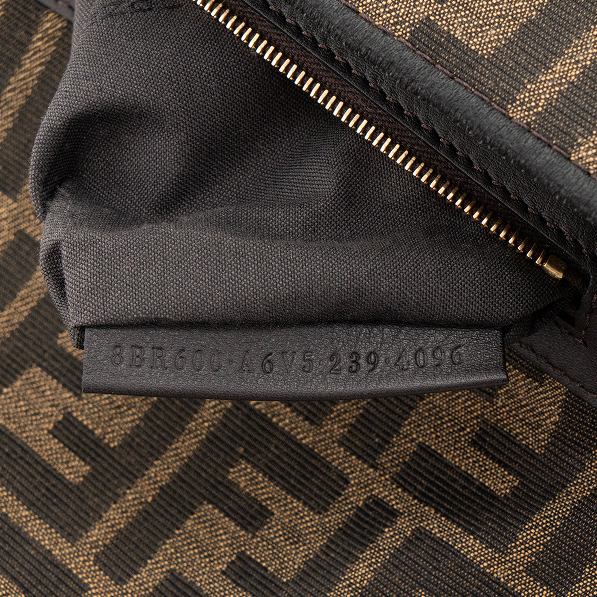 FENDI - Sac à bandoulière Baguette Fendi en toile monogrammée marron et noire