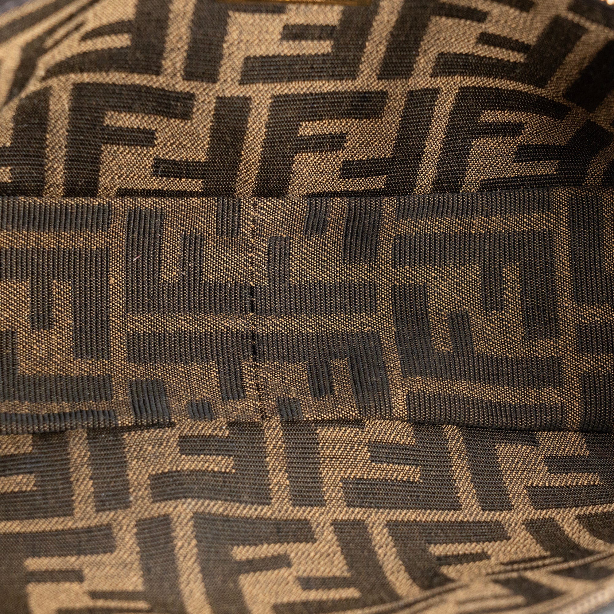FENDI - Sac à bandoulière Baguette Fendi en toile monogrammée marron et noire