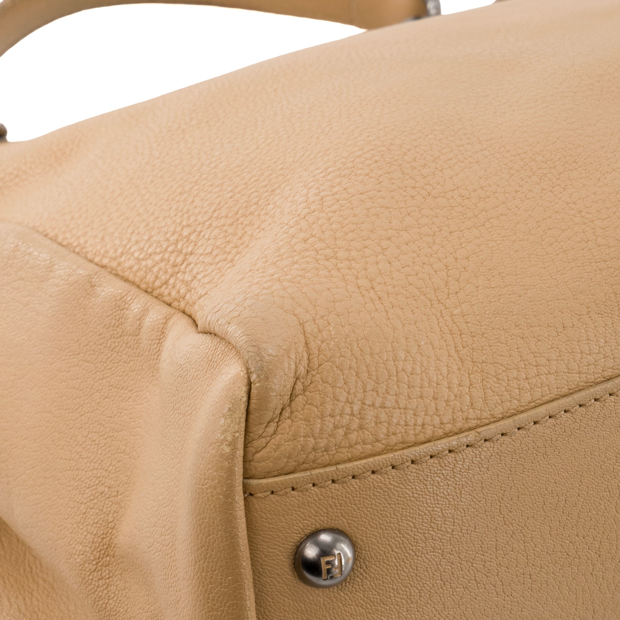 FENDI - Sac à main Peekaboo Fendi en cuir grainé beige vintage