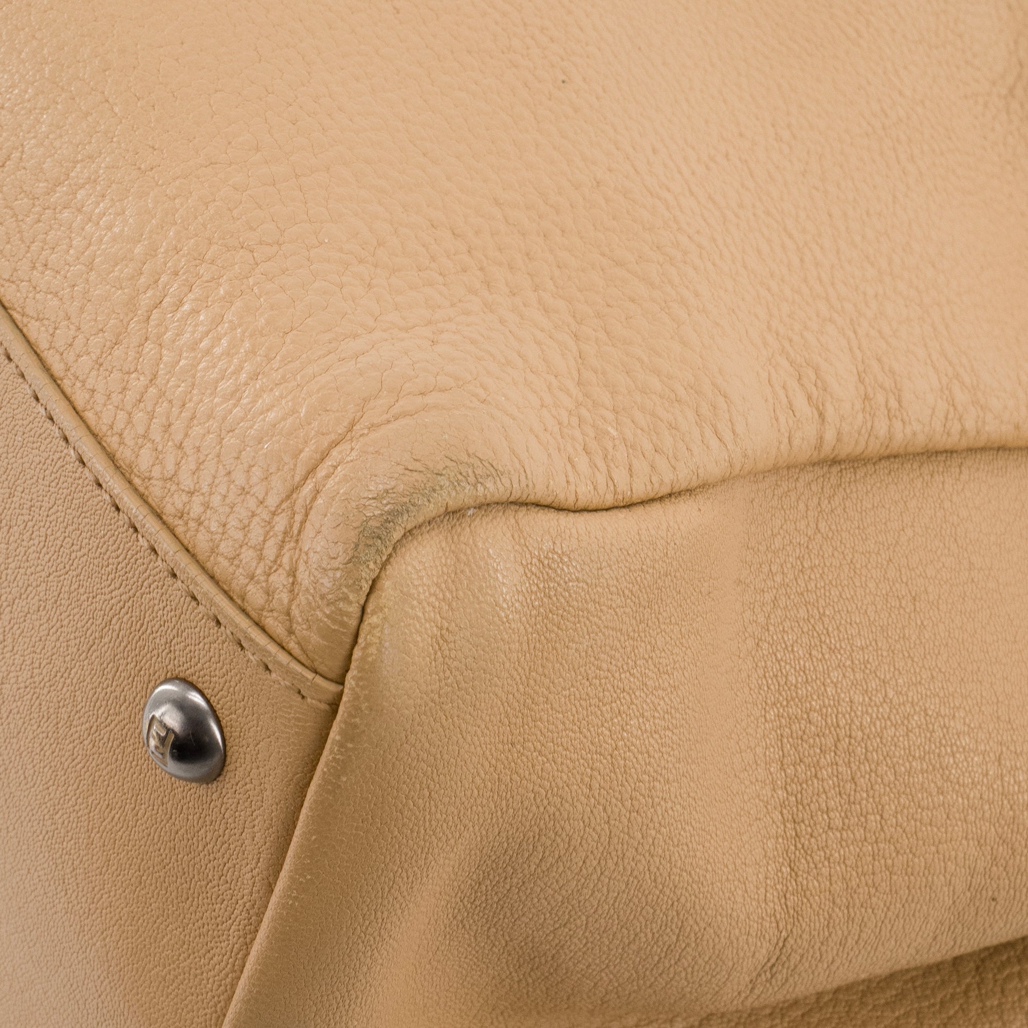 FENDI - Sac à main Peekaboo Fendi en cuir grainé beige vintage