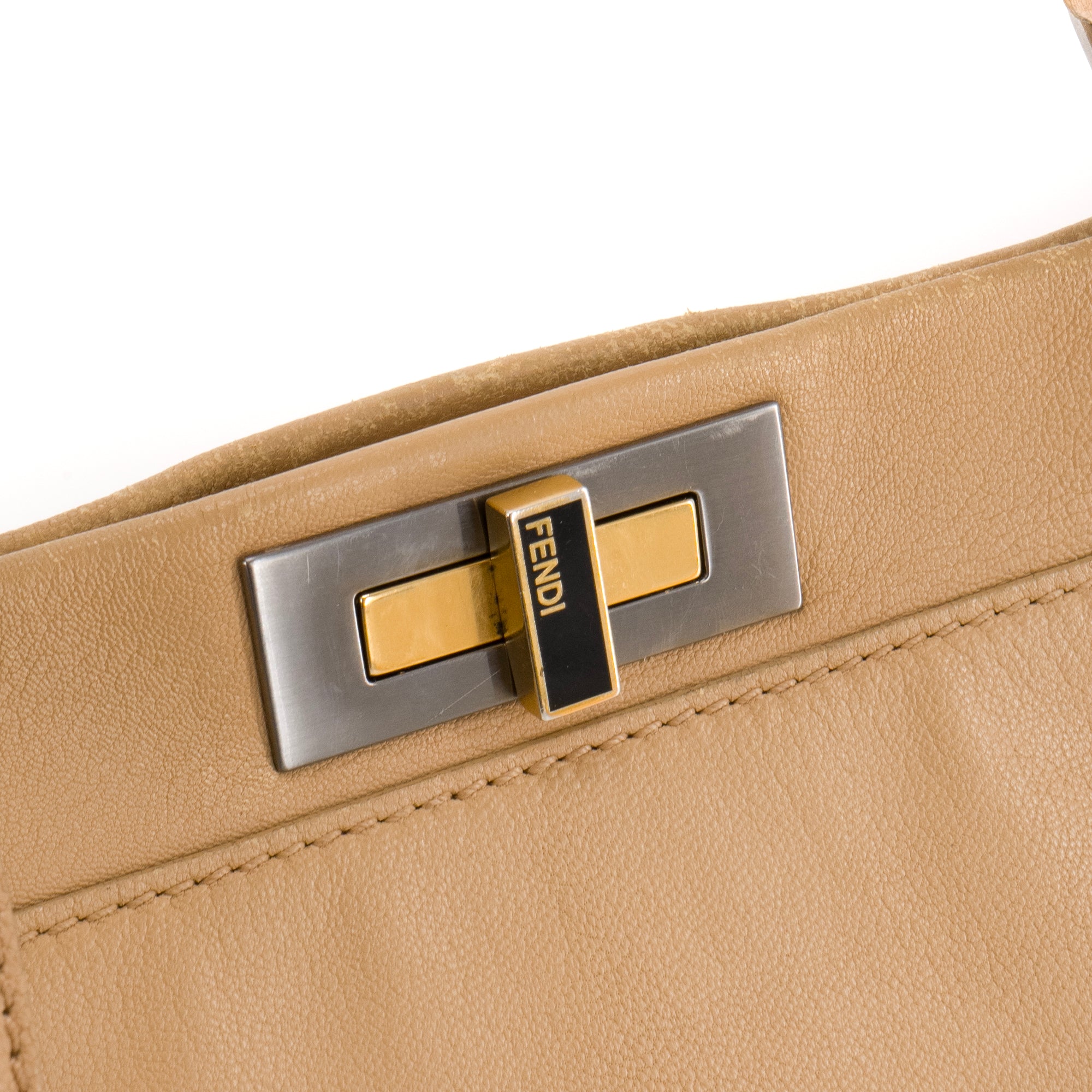 FENDI - Sac à main Peekaboo Fendi en cuir grainé beige vintage