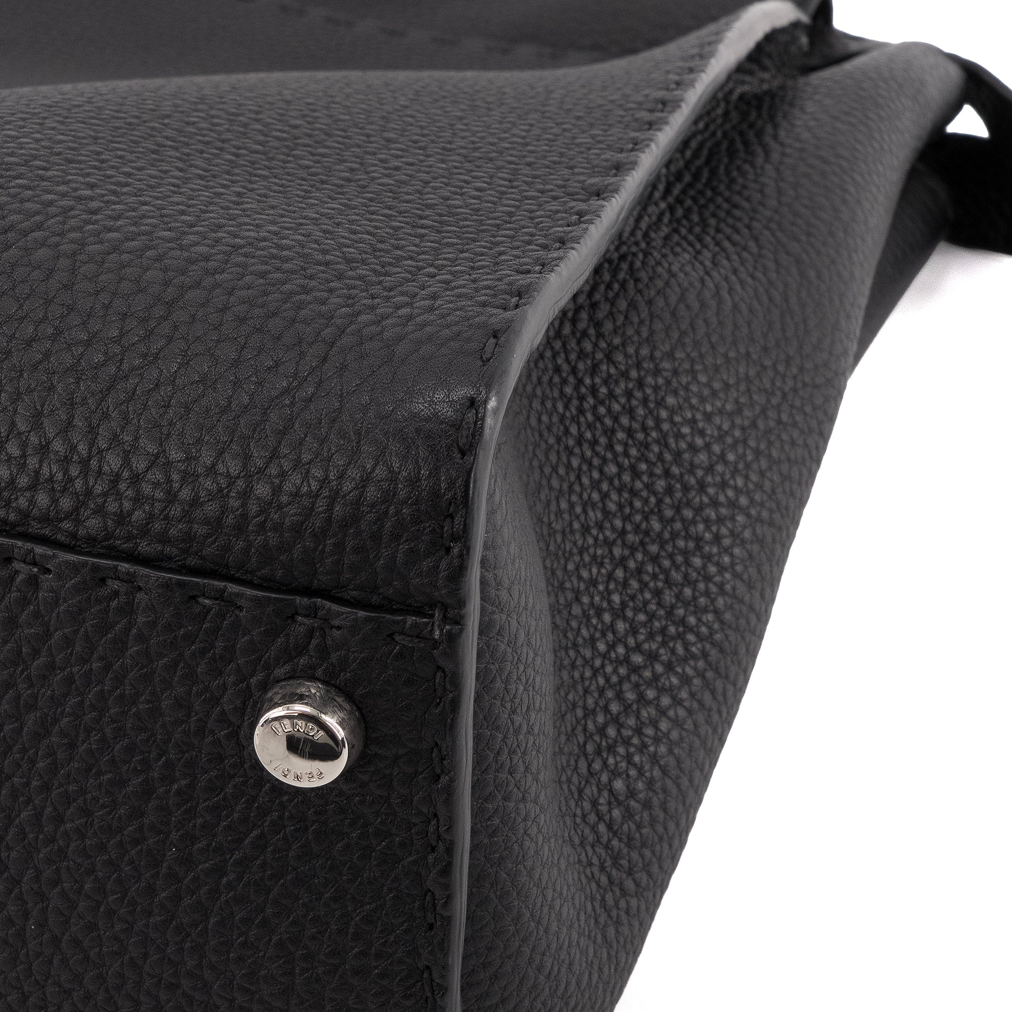 FENDI - Sac à main Peekaboo Fendi en cuir grainé noir