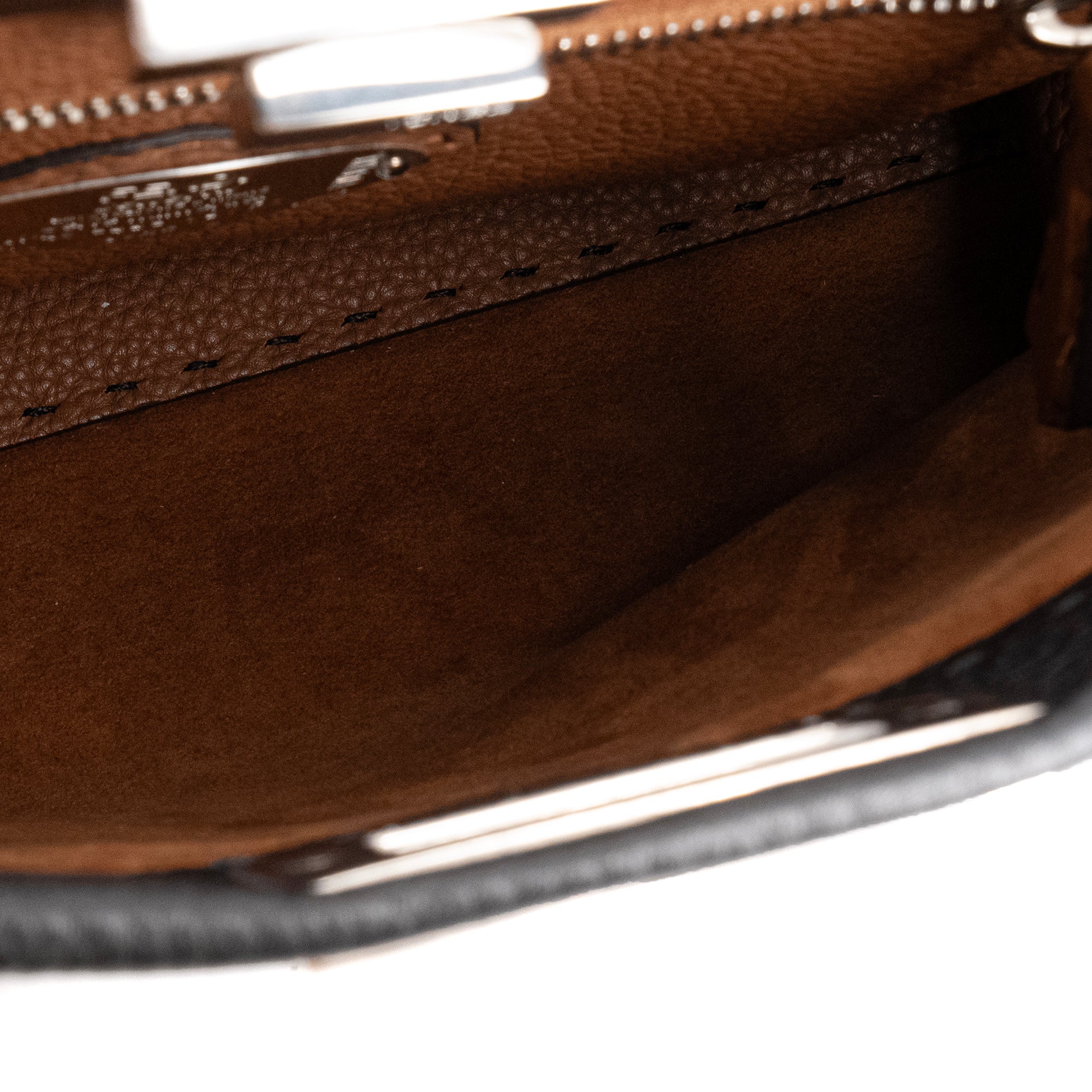 FENDI - Sac à main Peekaboo medium Fendi en cuir grainé noir