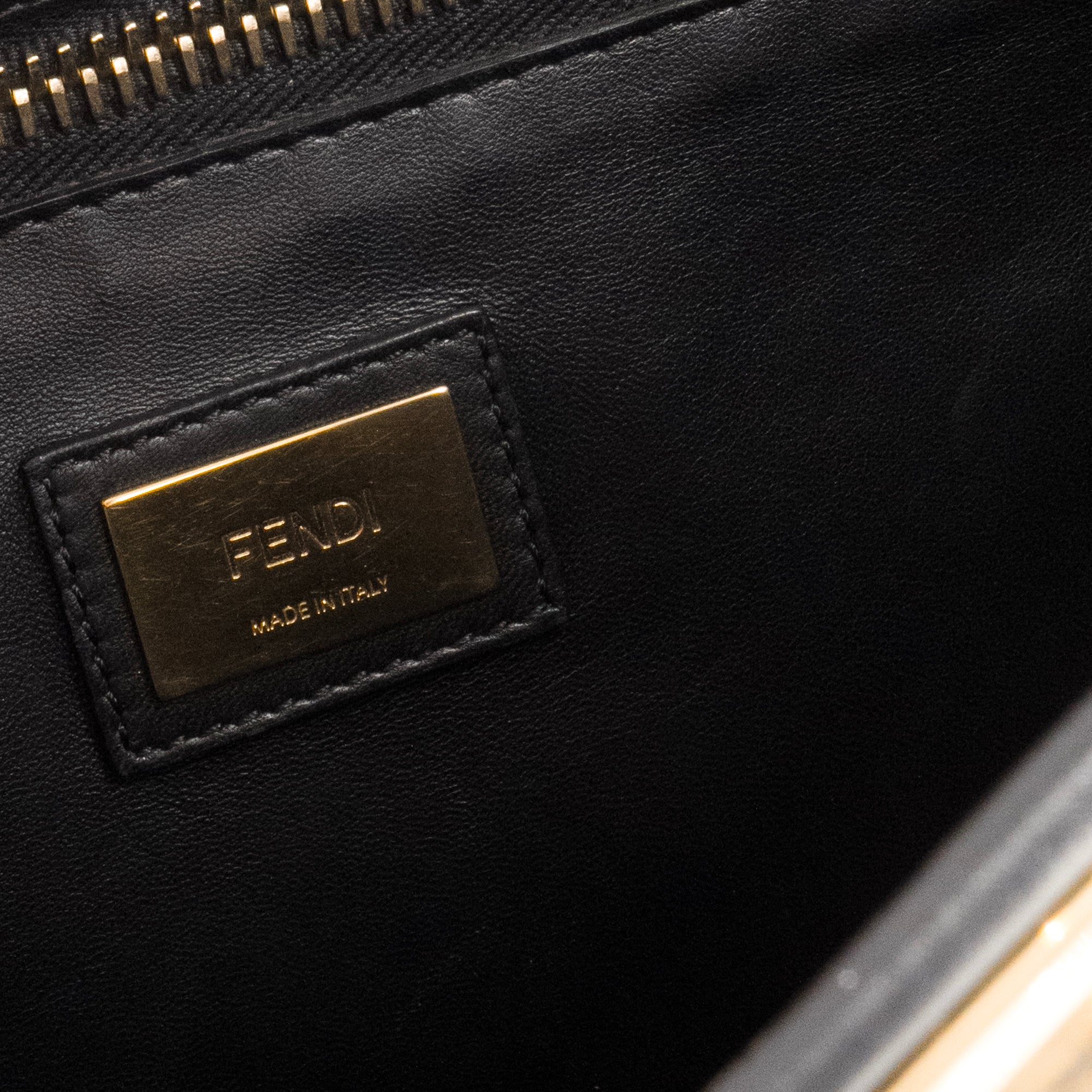 FENDI - Sac à main Peekaboo medium Fendi en cuir lisse noir