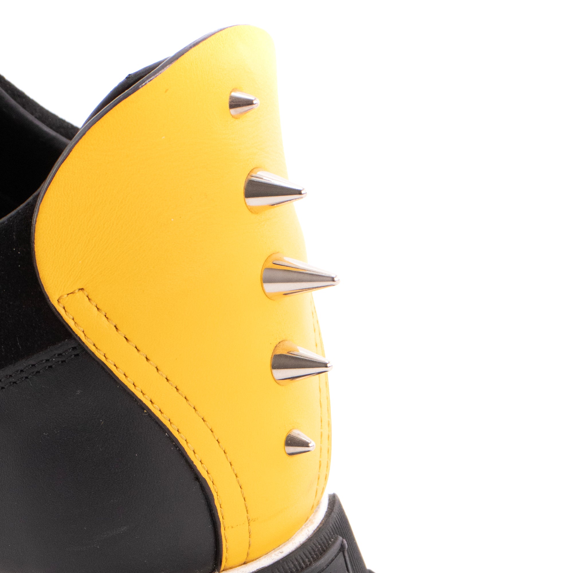 FENDI - Sneakers Monster Eyes Fendi en cuir noir et jaune (T40)