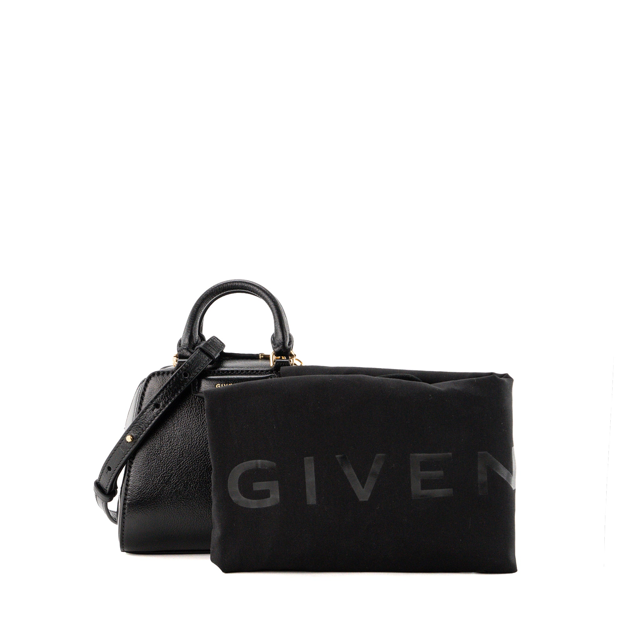 GIVENCHY - Sac à bandoulière Antigona Cube Mini Givenchy en cuir grainé noir