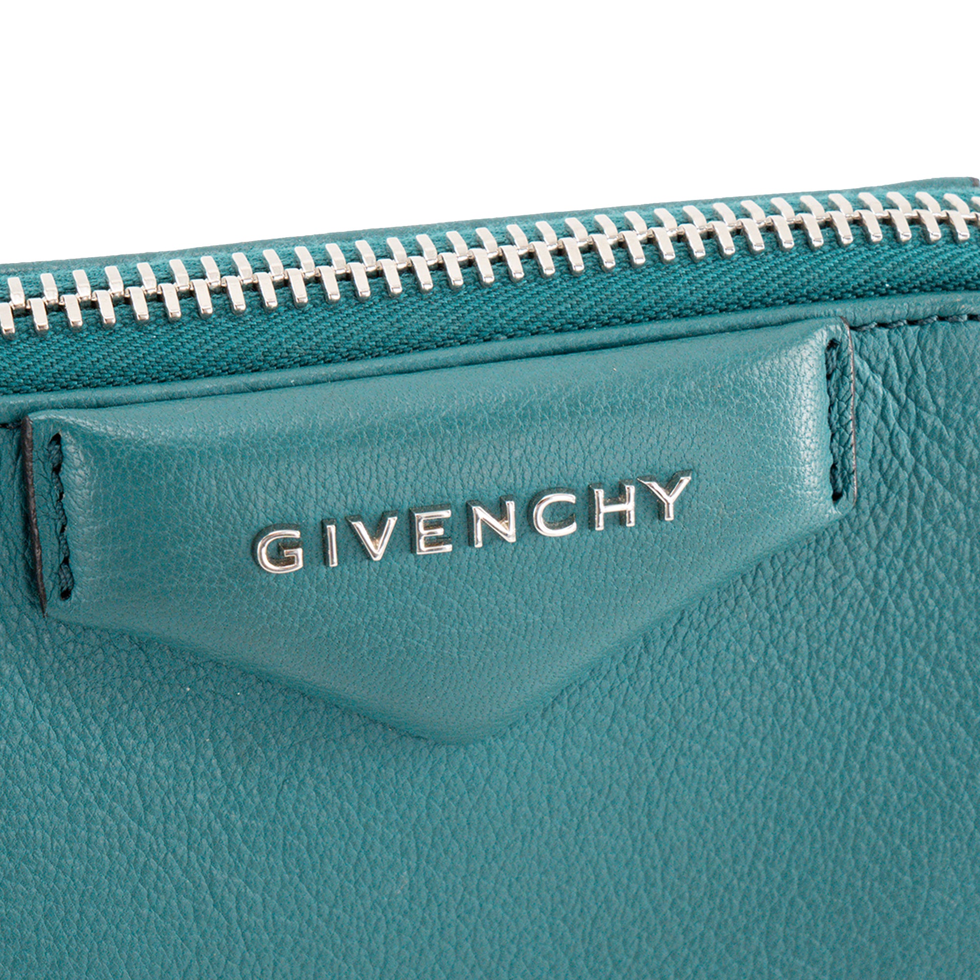 GIVENCHY - Sac à bandoulière Antigona Nano Givenchy en cuir grainé bleu canard