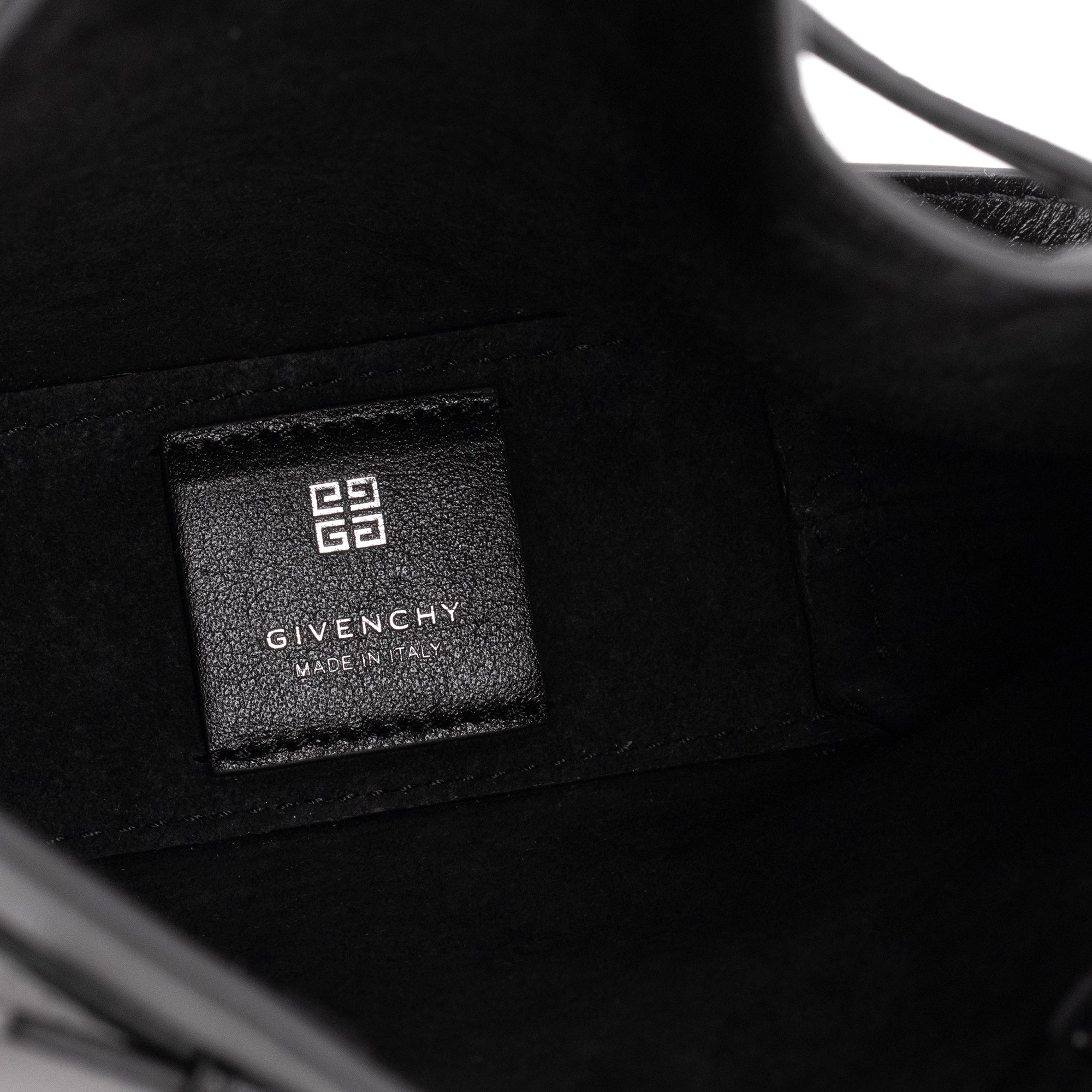 GIVENCHY - Sac à bandoulière Voyou Givenchy en cuir noir