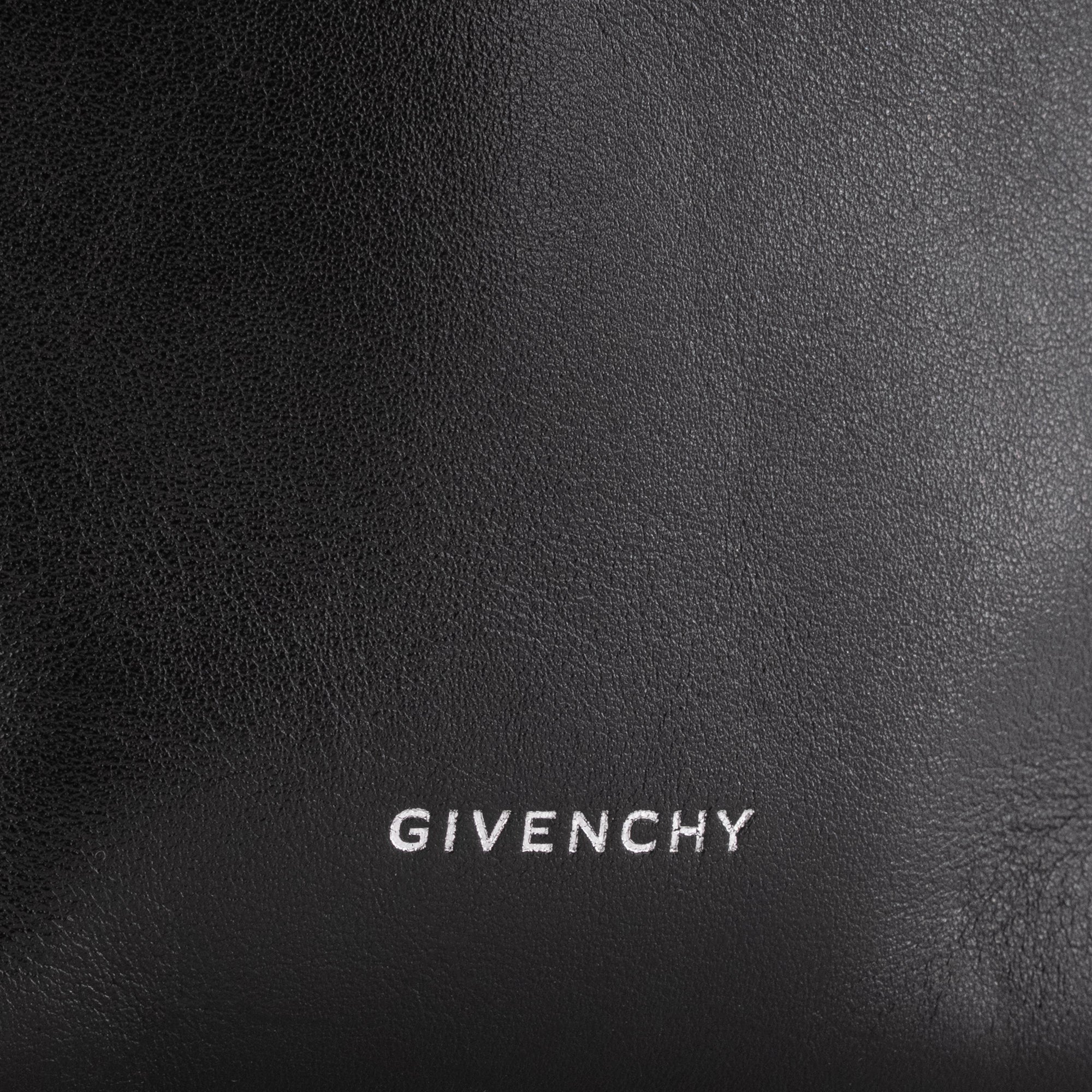 GIVENCHY - Sac à bandoulière Voyou Givenchy en cuir noir