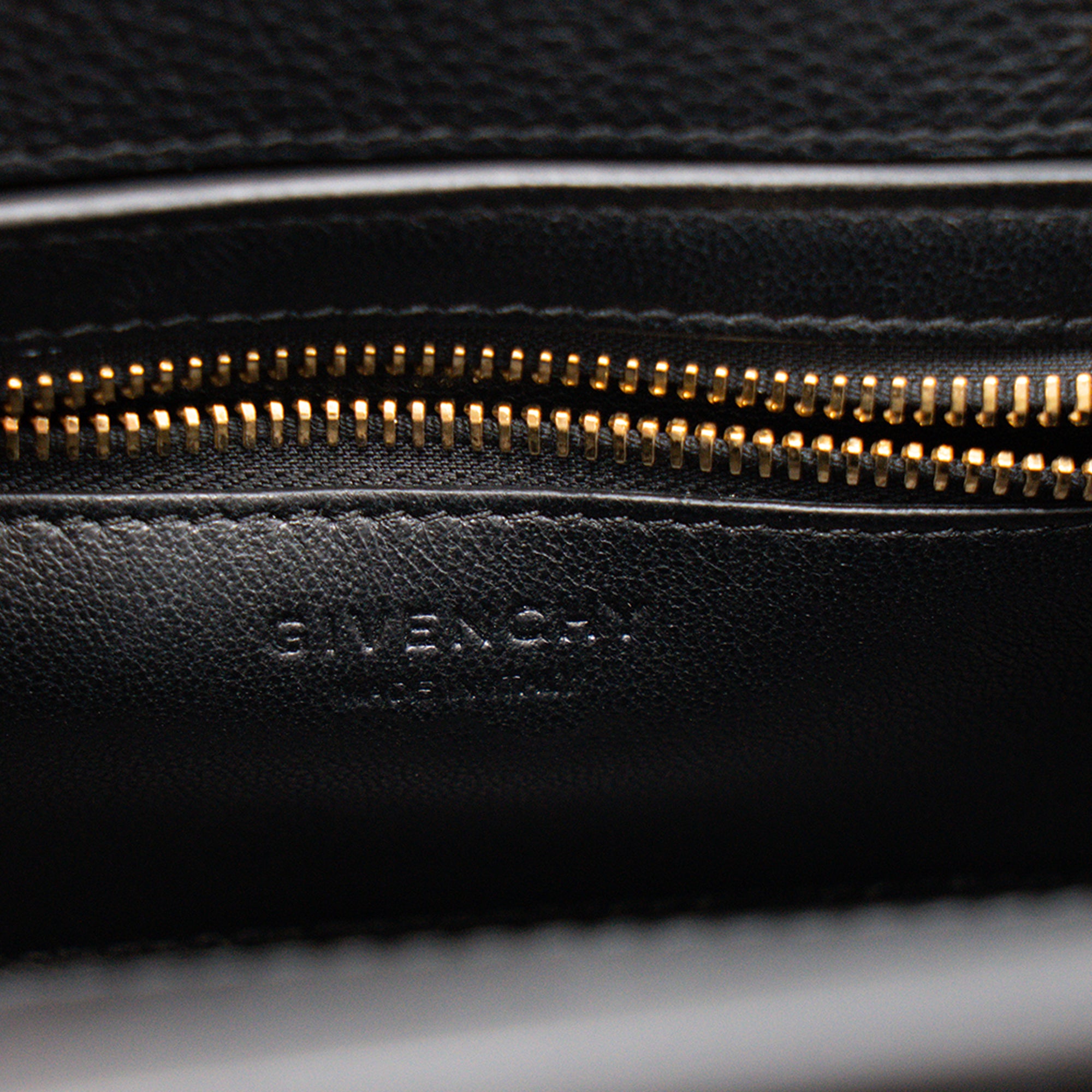 GIVENCHY - Sac à main Horizon Mini Givenchy en cuir noir