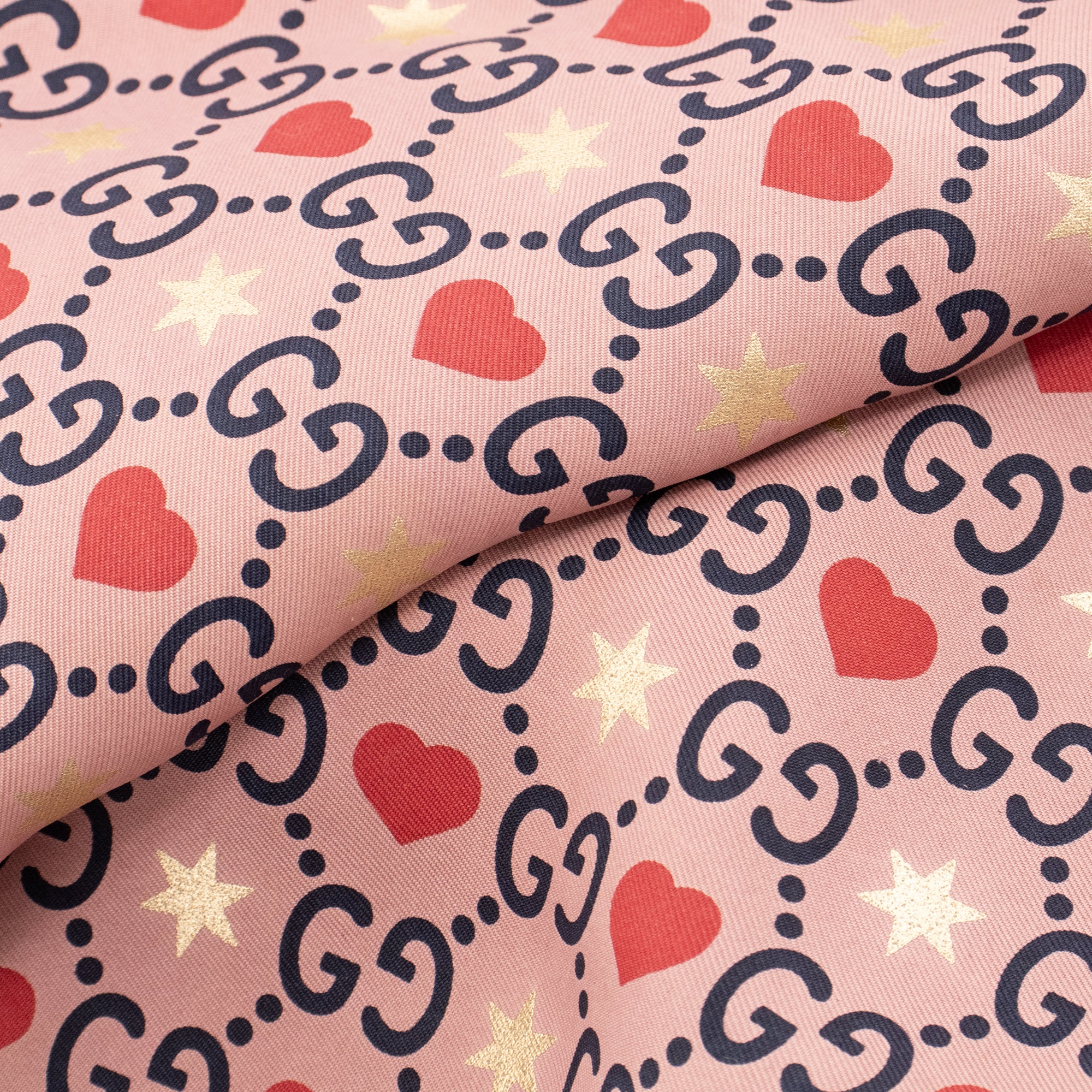 GUCCI - Carré 85 Gucci en soie rose