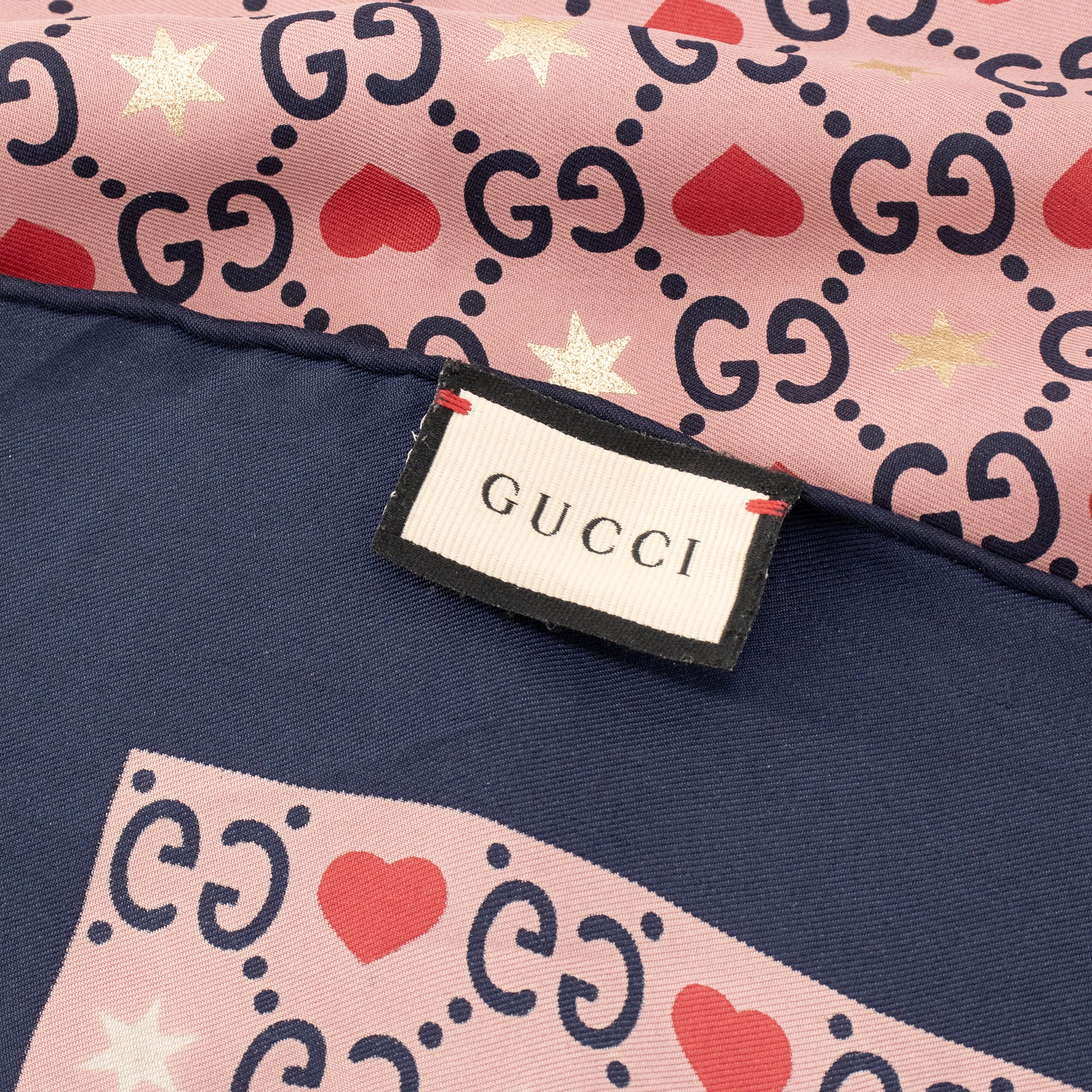 GUCCI - Carré 85 Gucci en soie rose