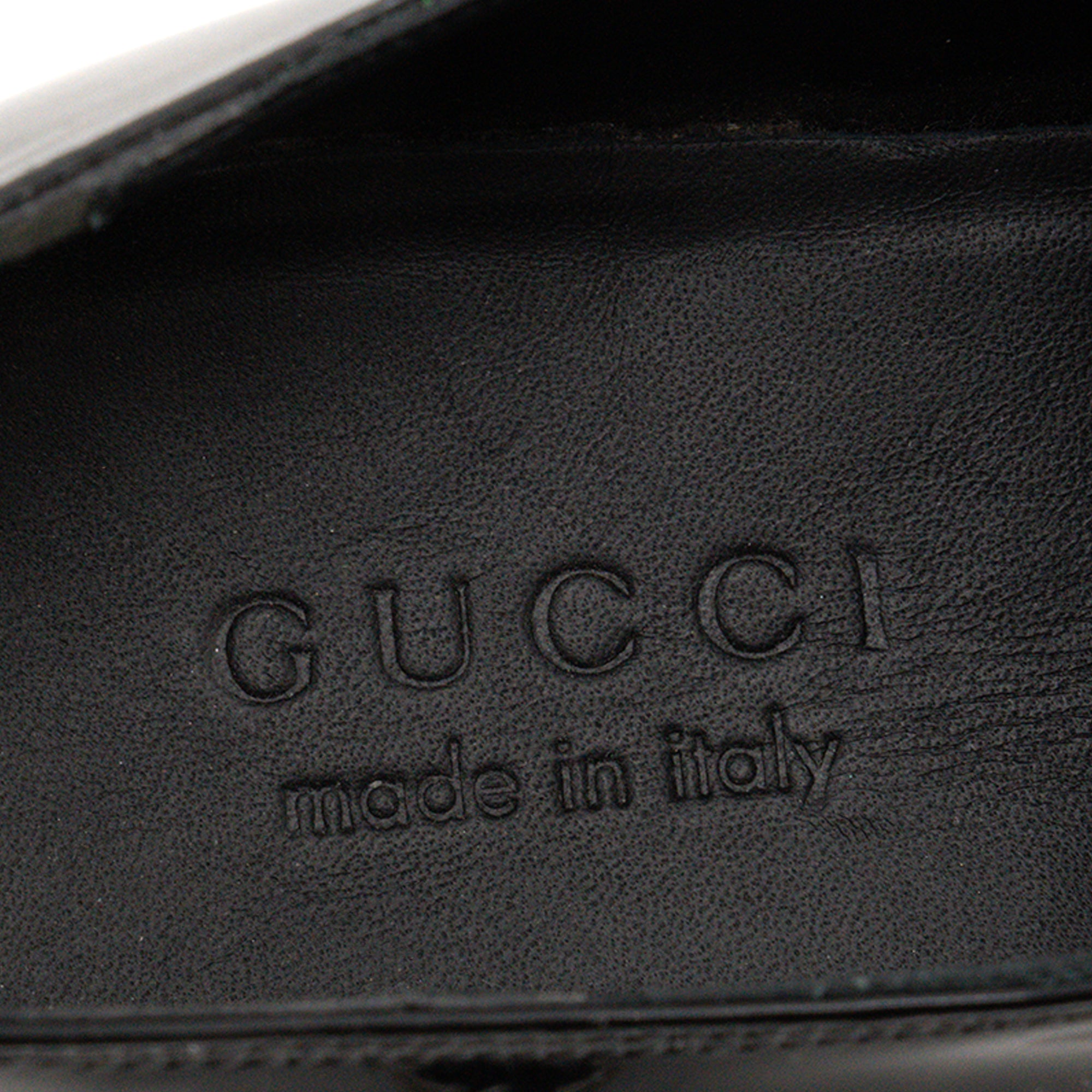 GUCCI - Derbies Gucci en cuir verni noir (T42)