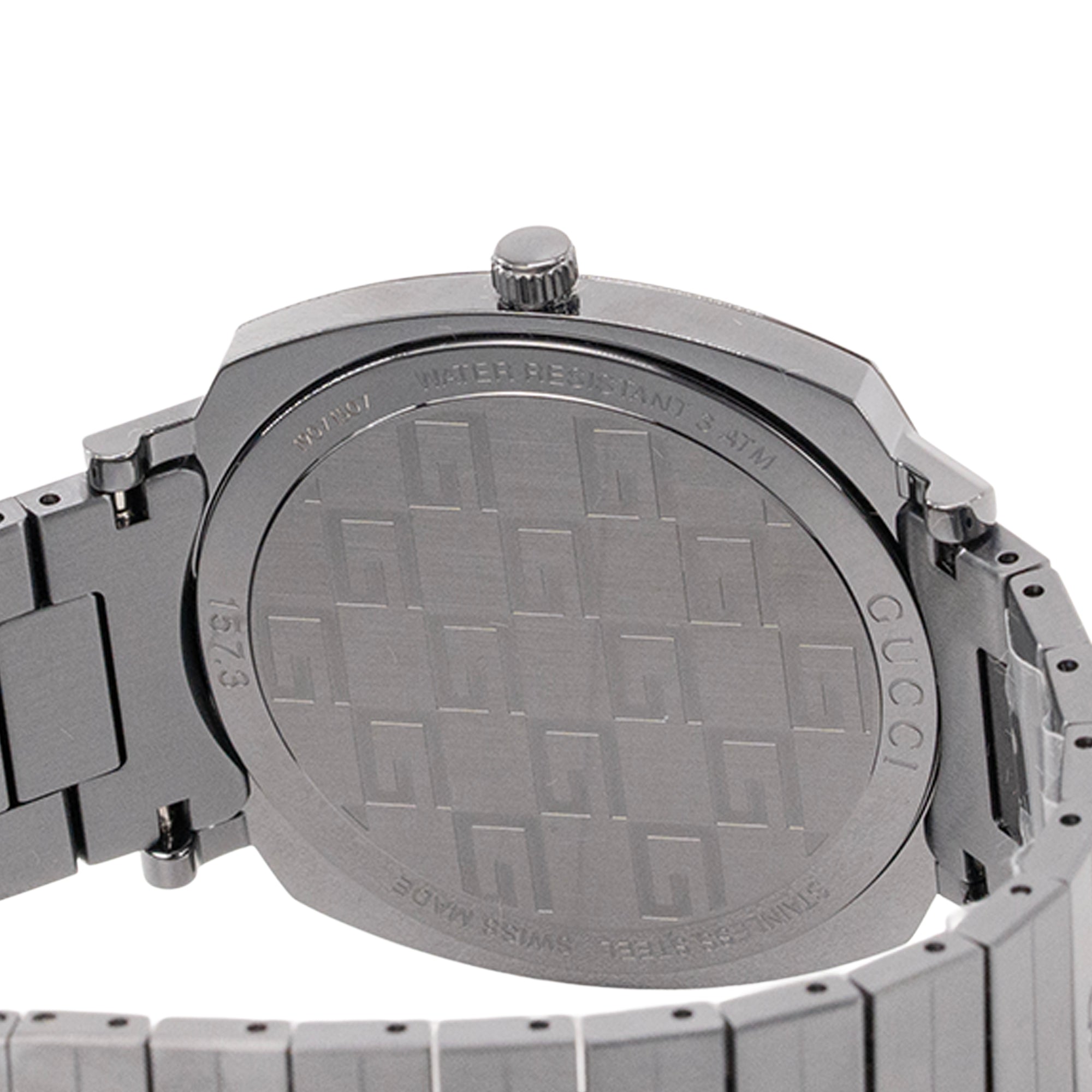 GUCCI - Montre Grip Gucci cadran acier motif GG