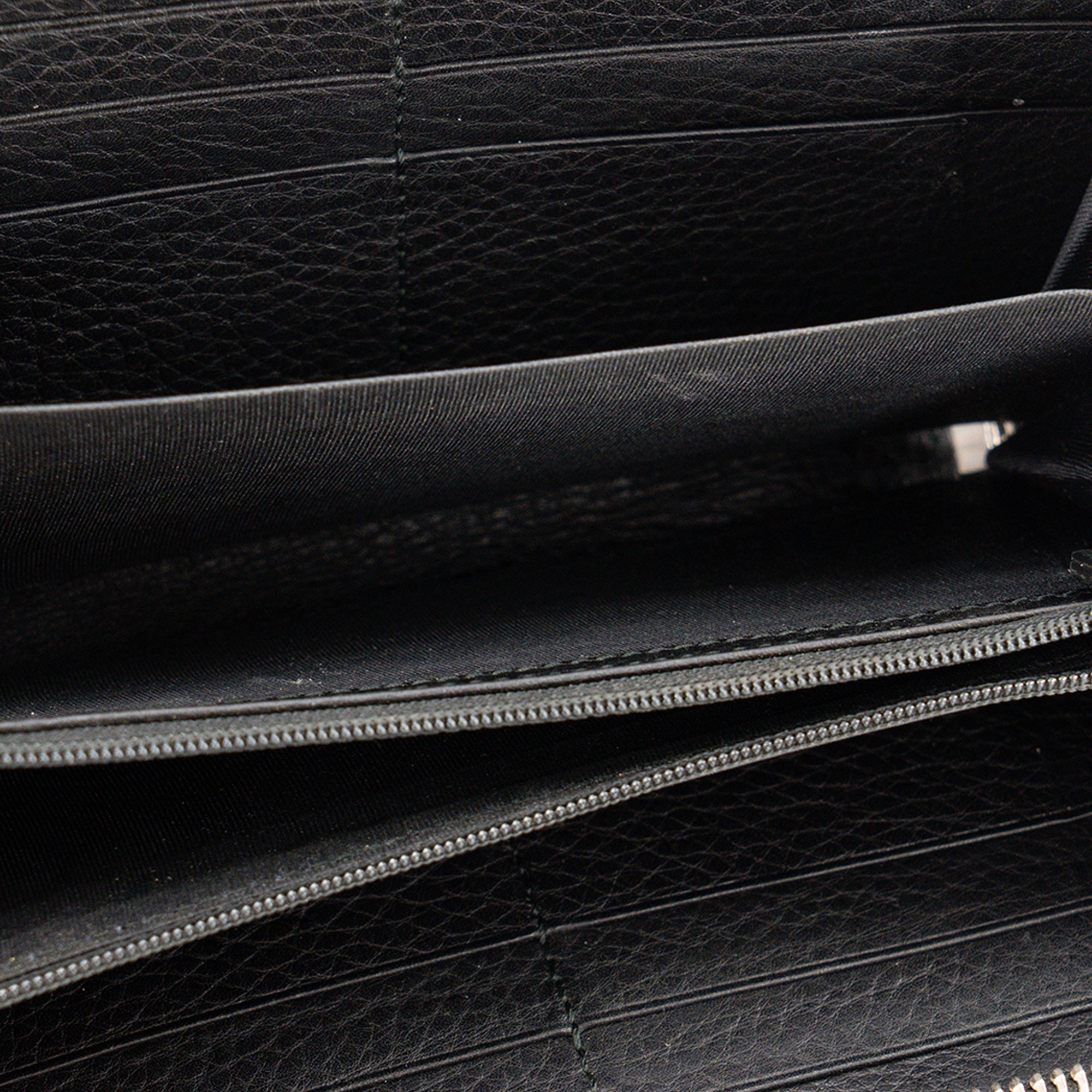 GUCCI - Black Grained Leather GG Gucci Zip-Around Wallet