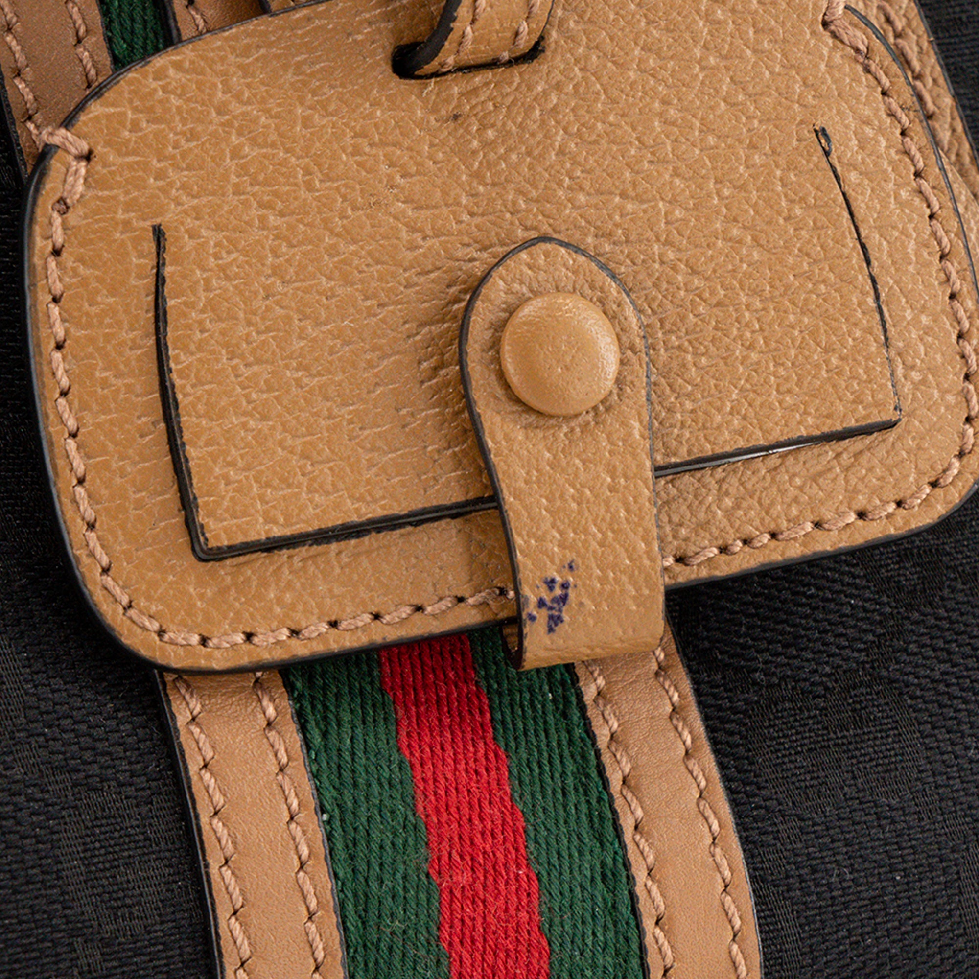 GUCCI - Sac à bandoulière Bauletto Gucci en toile monogrammée noire et cuir marron